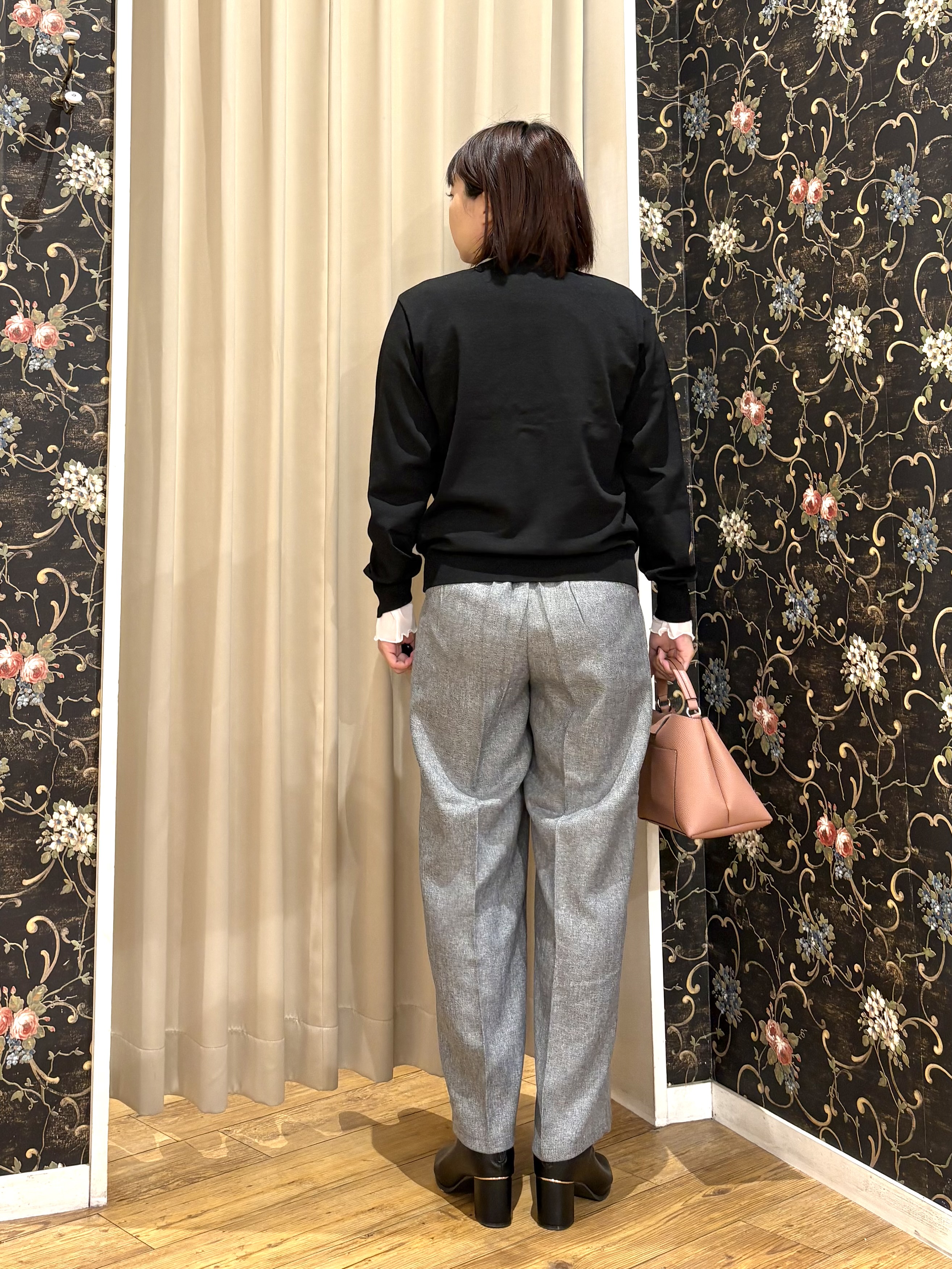 ネリさんの「SHOO･LA･RUE｜【洗濯機可/S-LL】マルチボタンが品よく映えるカーディガン」を使ったコーディネート