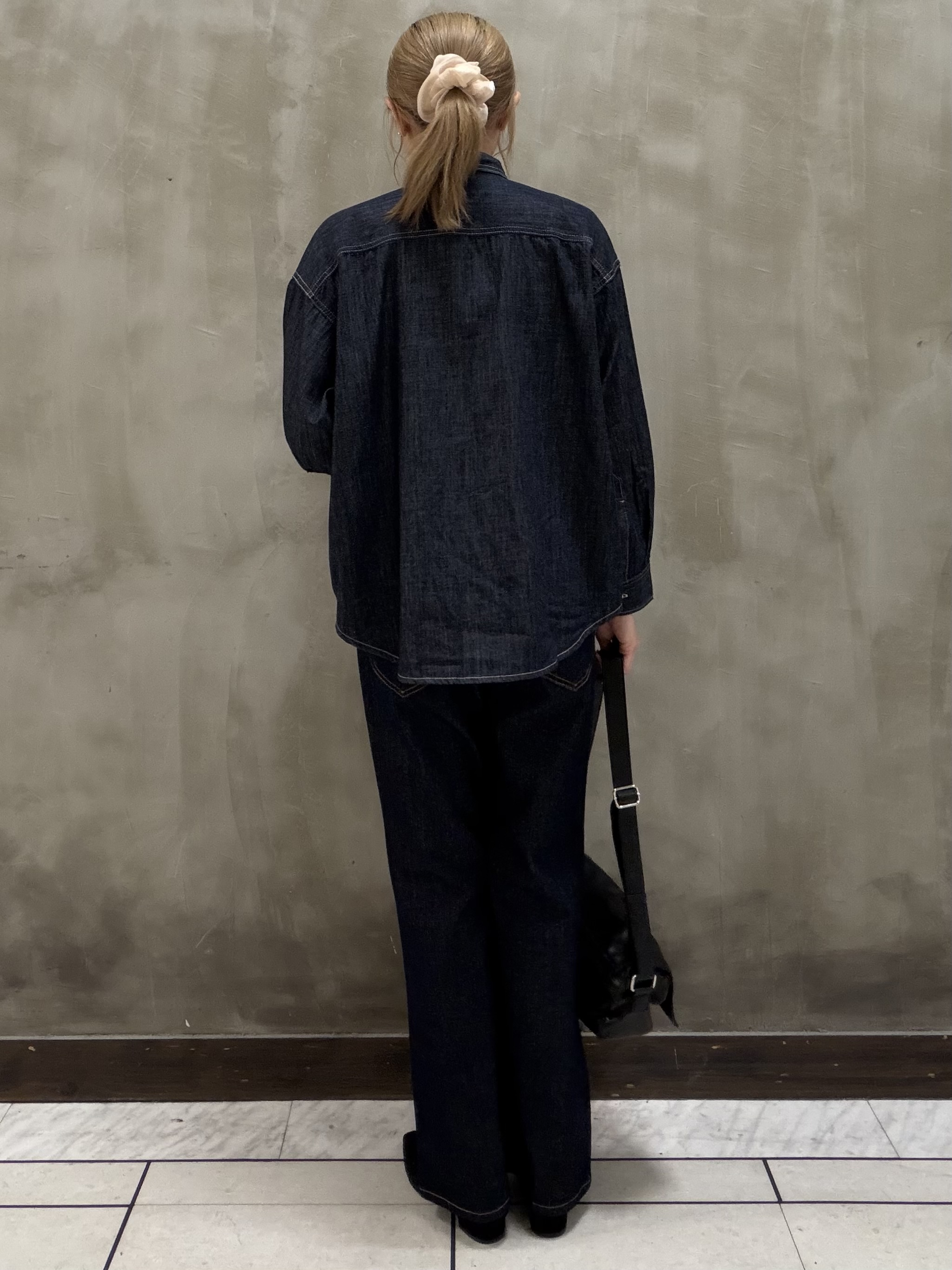 maiさんの「grove｜【Lee&times;grove別注】DENIM BOWTIE SHIRTS」を使ったコーディネート