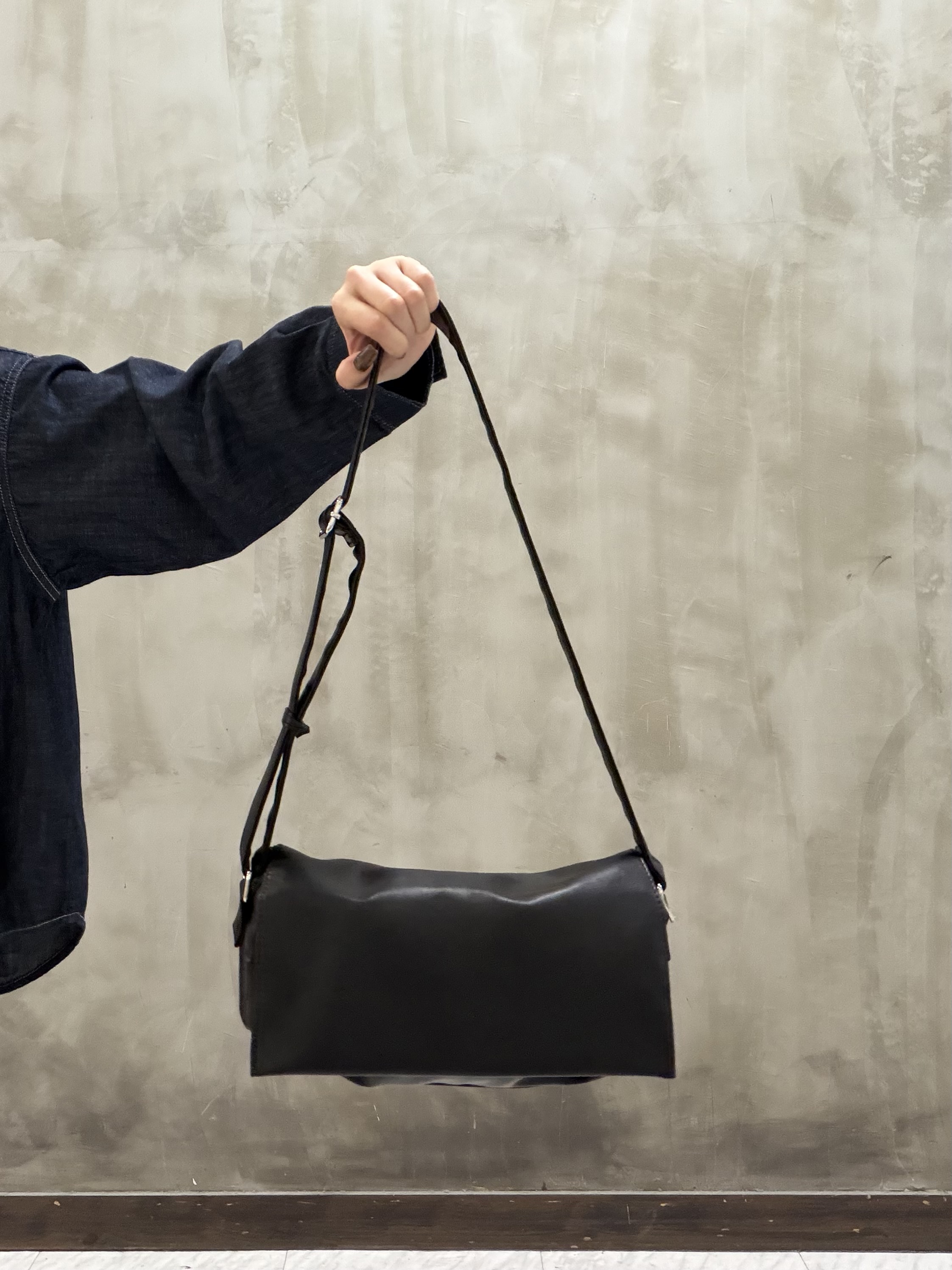 maiさんの「grove｜【Lee&times;grove別注】DENIM BOWTIE SHIRTS」を使ったコーディネート