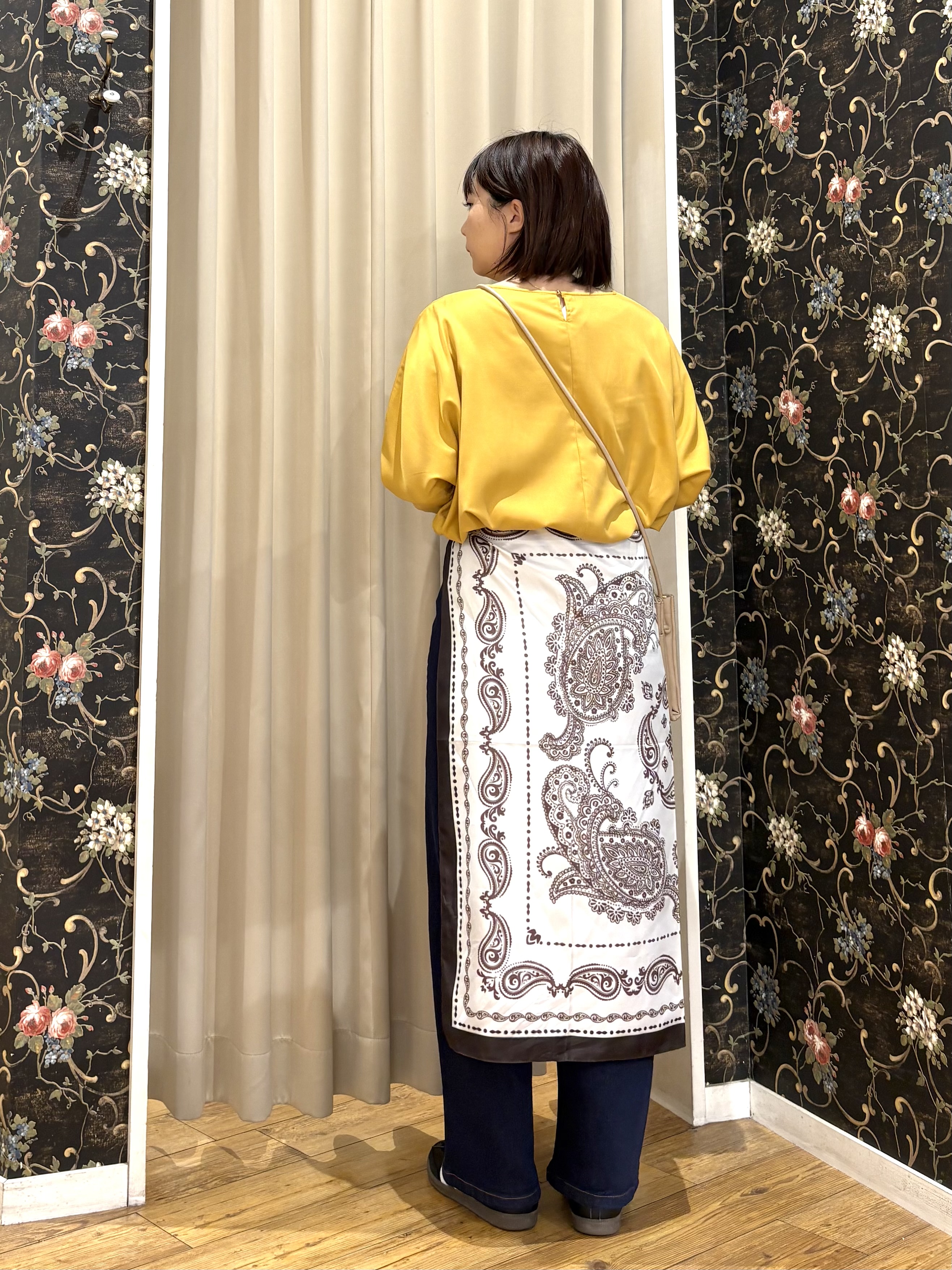 ネリさんの「SHOO･LA･RUE｜【着丈選べる/洗濯後しわになりにくい】インせず着られる ドルマンブラウス」を使ったコーディネート