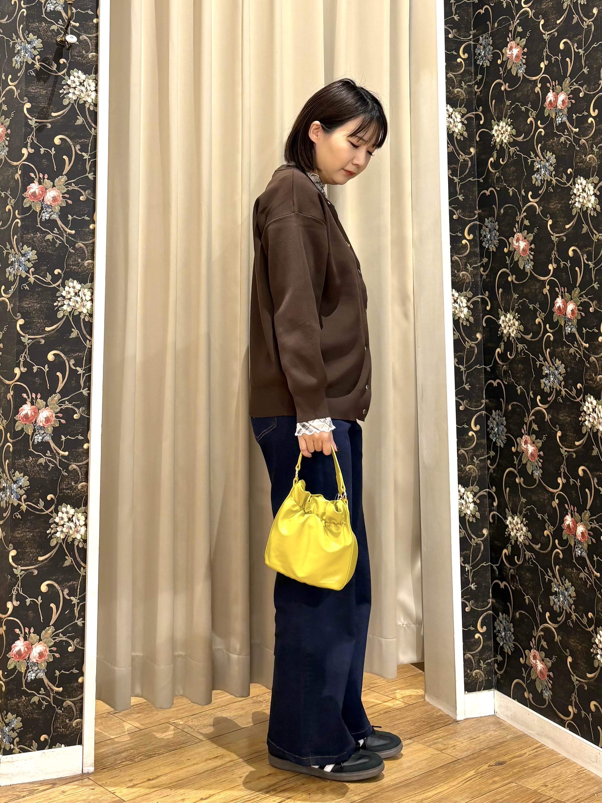 ネリさんの「SHOO･LA･RUE｜【セットアップ可/洗濯機可】軽やかに羽織れる スポンディッシュ ニットカーディガン」を使ったコーディネート