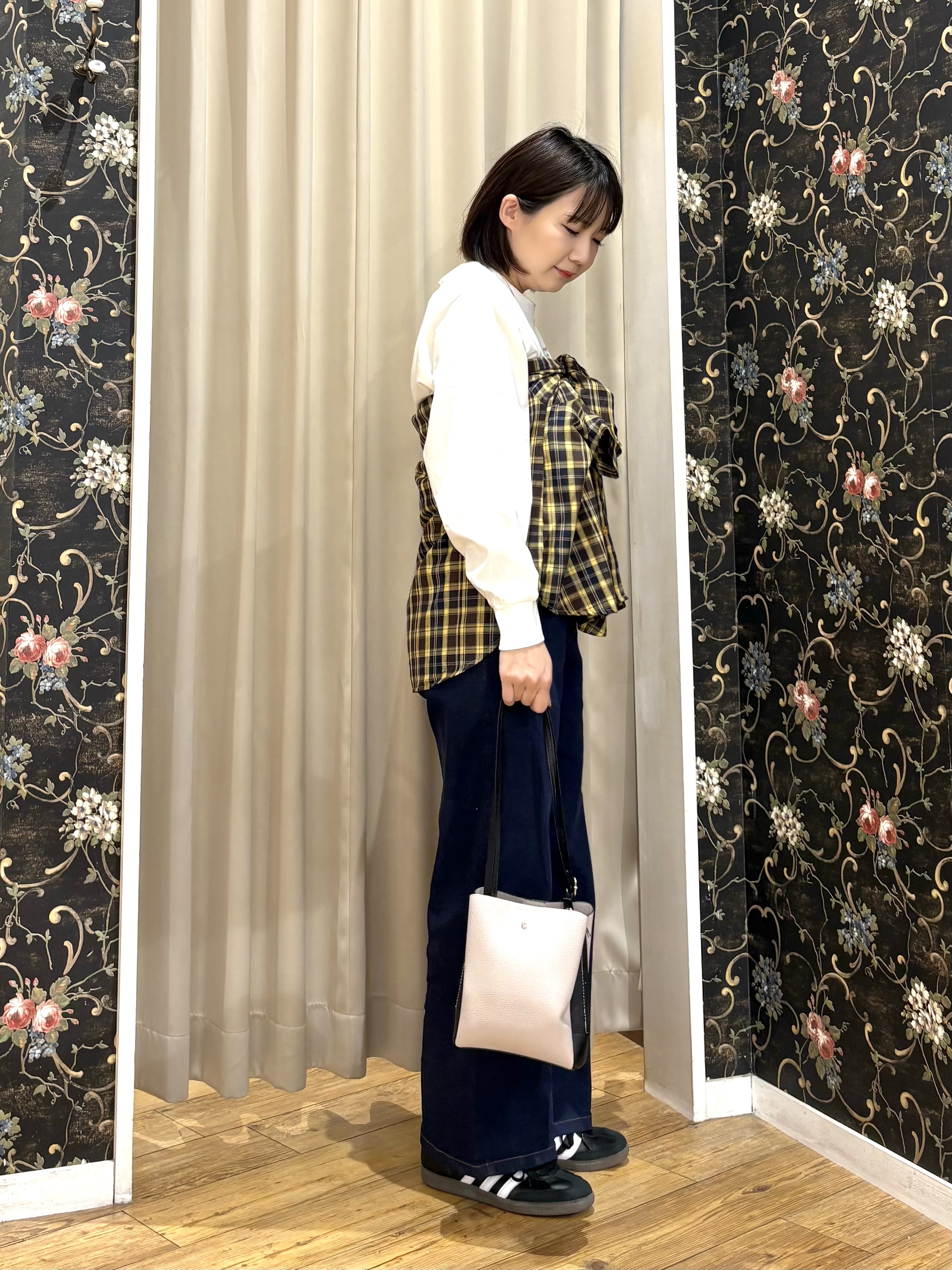 ネリさんの「SHOO･LA･RUE｜【洗濯後しわになりにくい/S-LL】気分で選ぶ 大人のデイリー使いに ベーシックシャツ」を使ったコーディネート