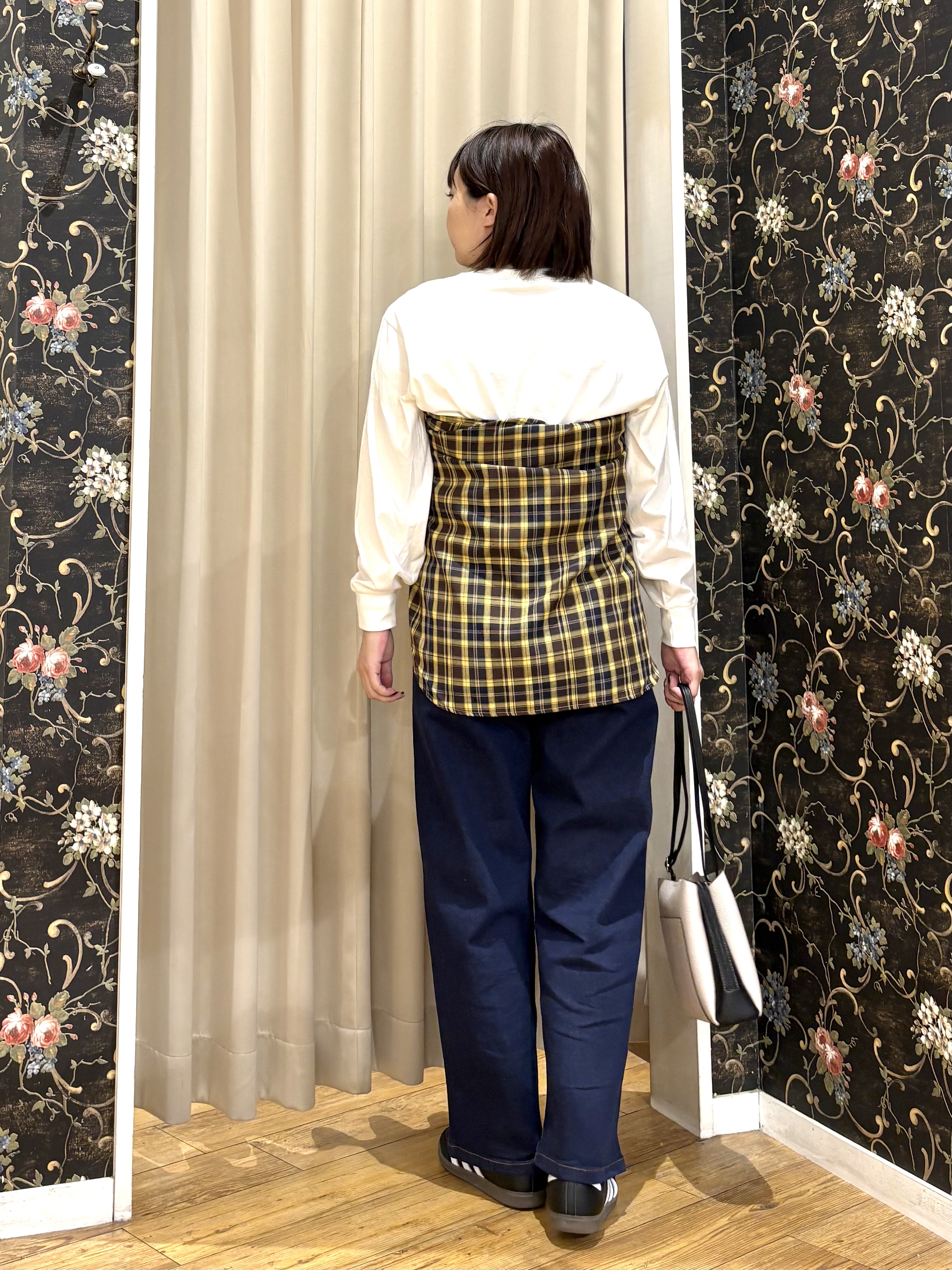 ネリさんの「SHOO･LA･RUE｜【洗濯後しわになりにくい/S-LL】気分で選ぶ 大人のデイリー使いに ベーシックシャツ」を使ったコーディネート