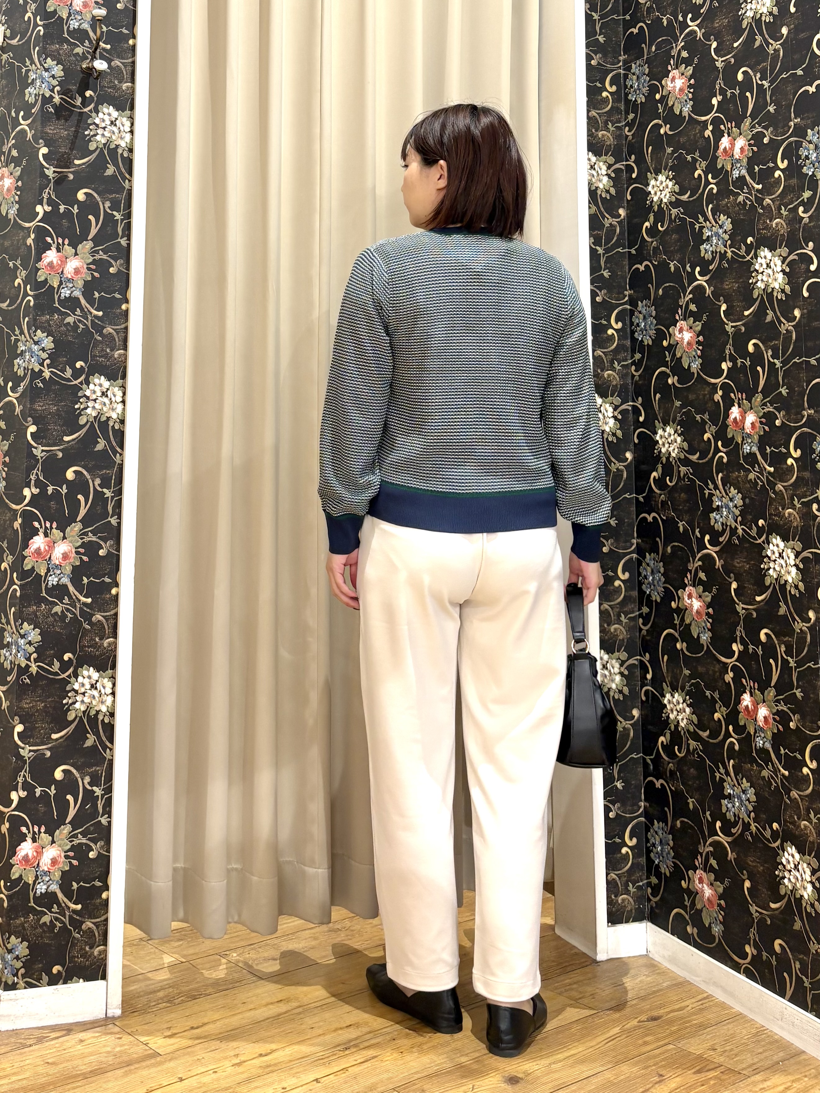 ネリさんの「SHOO･LA･RUE｜【S-LL/洗濯機可】1枚でサマになる カノコ編み配色クルーネックニット」を使ったコーディネート