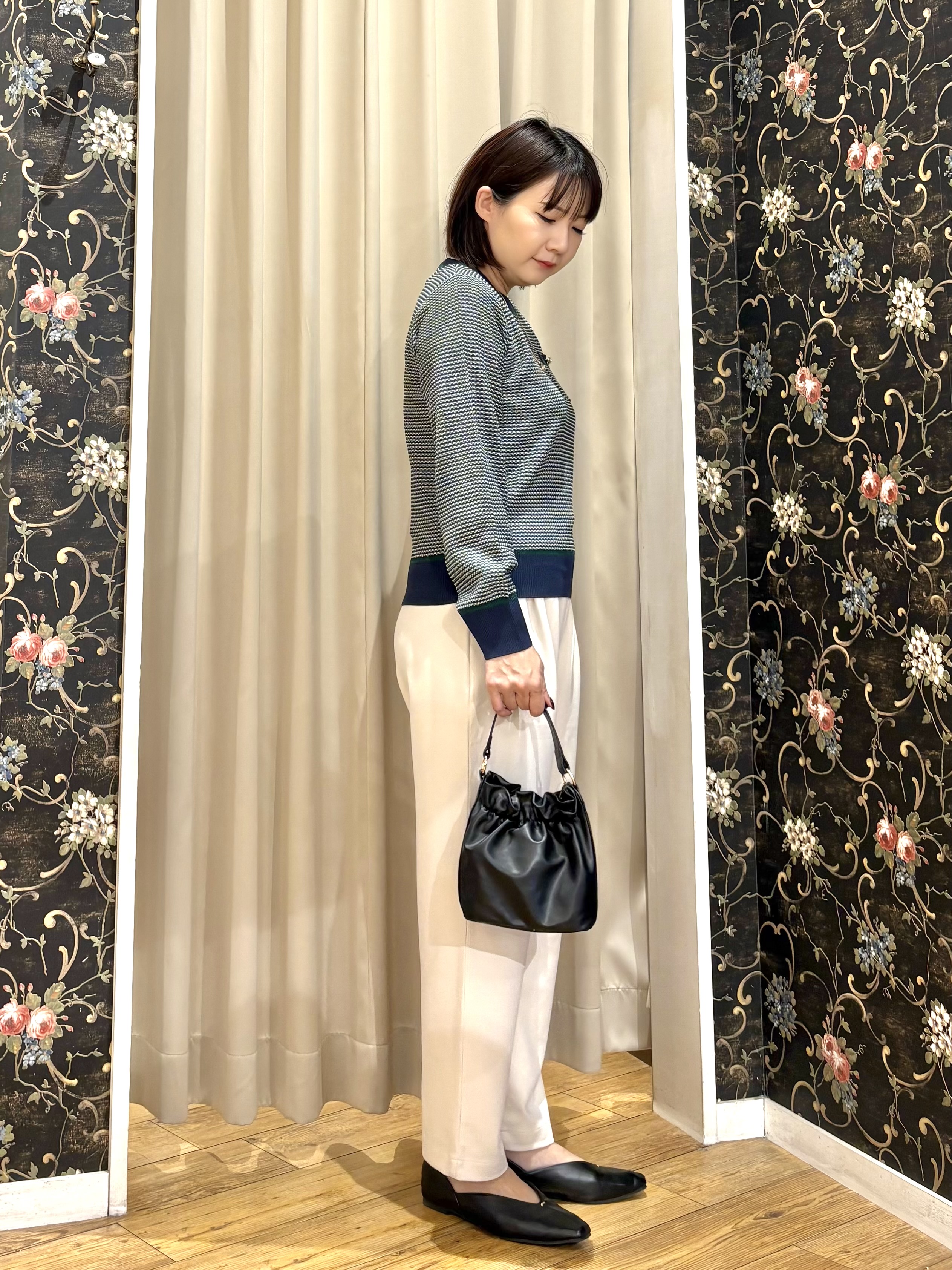 ネリさんの「SHOO･LA･RUE｜【S-LL/洗濯機可】1枚でサマになる カノコ編み配色クルーネックニット」を使ったコーディネート