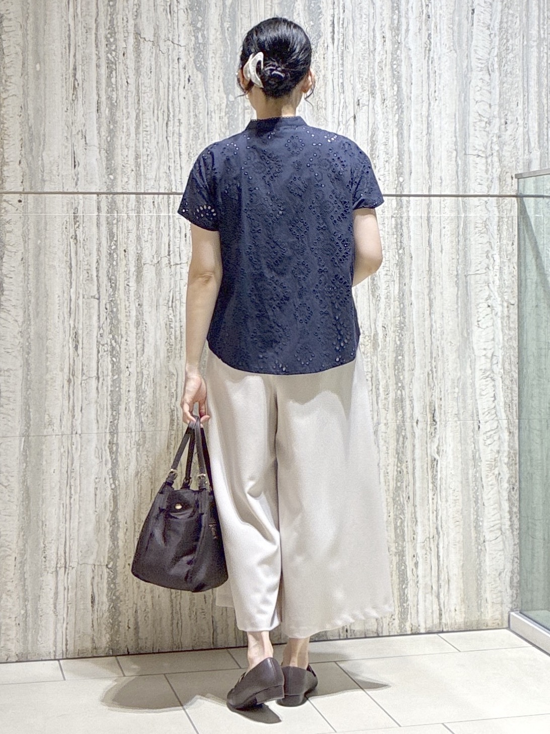  beni_gingerさんの「Reflect｜【通勤◎】カットワーク刺繍レース シャツブラウス」を使ったコーディネート