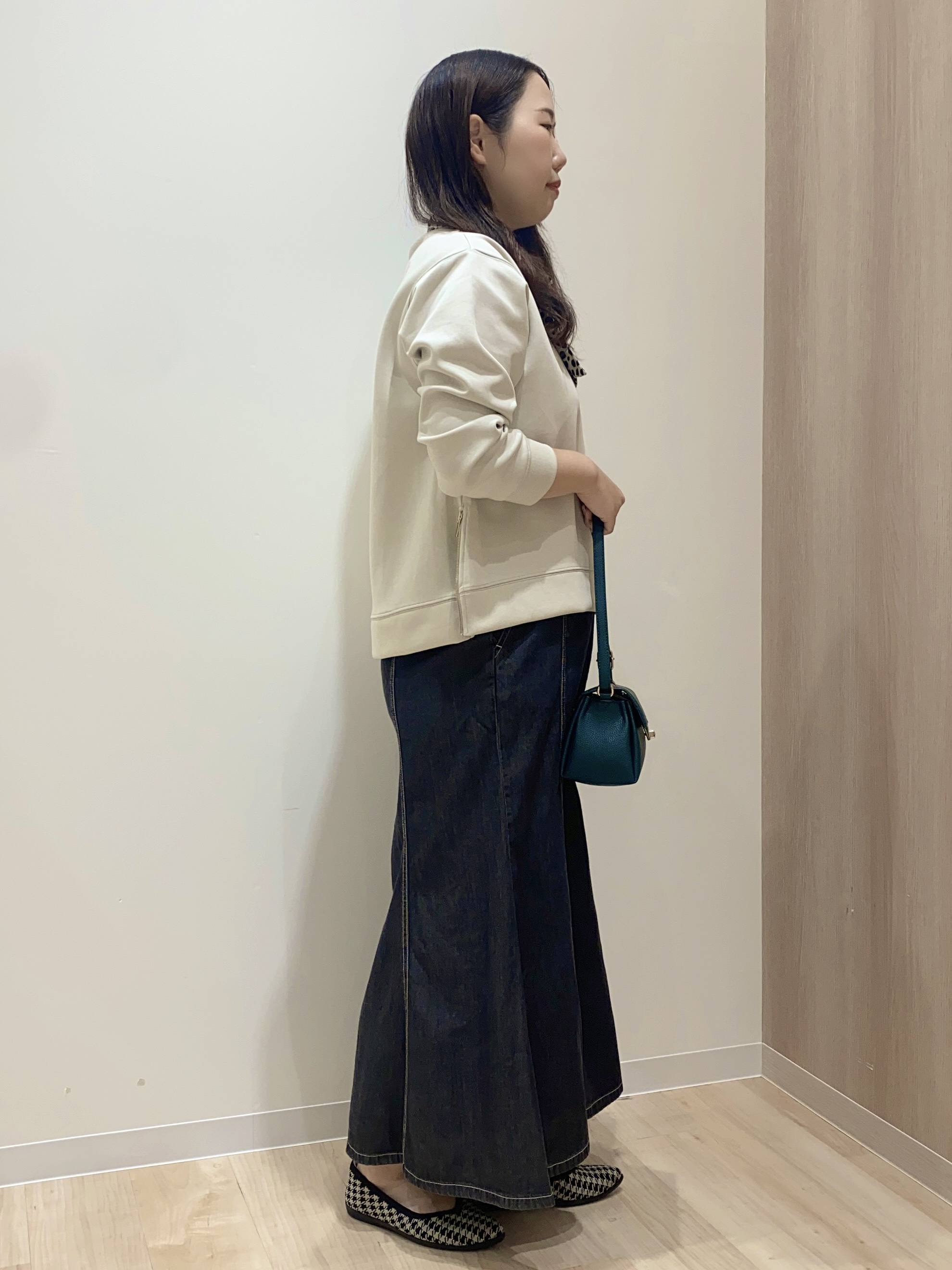 HANAさんの「grove｜ダンボーサイドジッププルオーバー」を使ったコーディネート