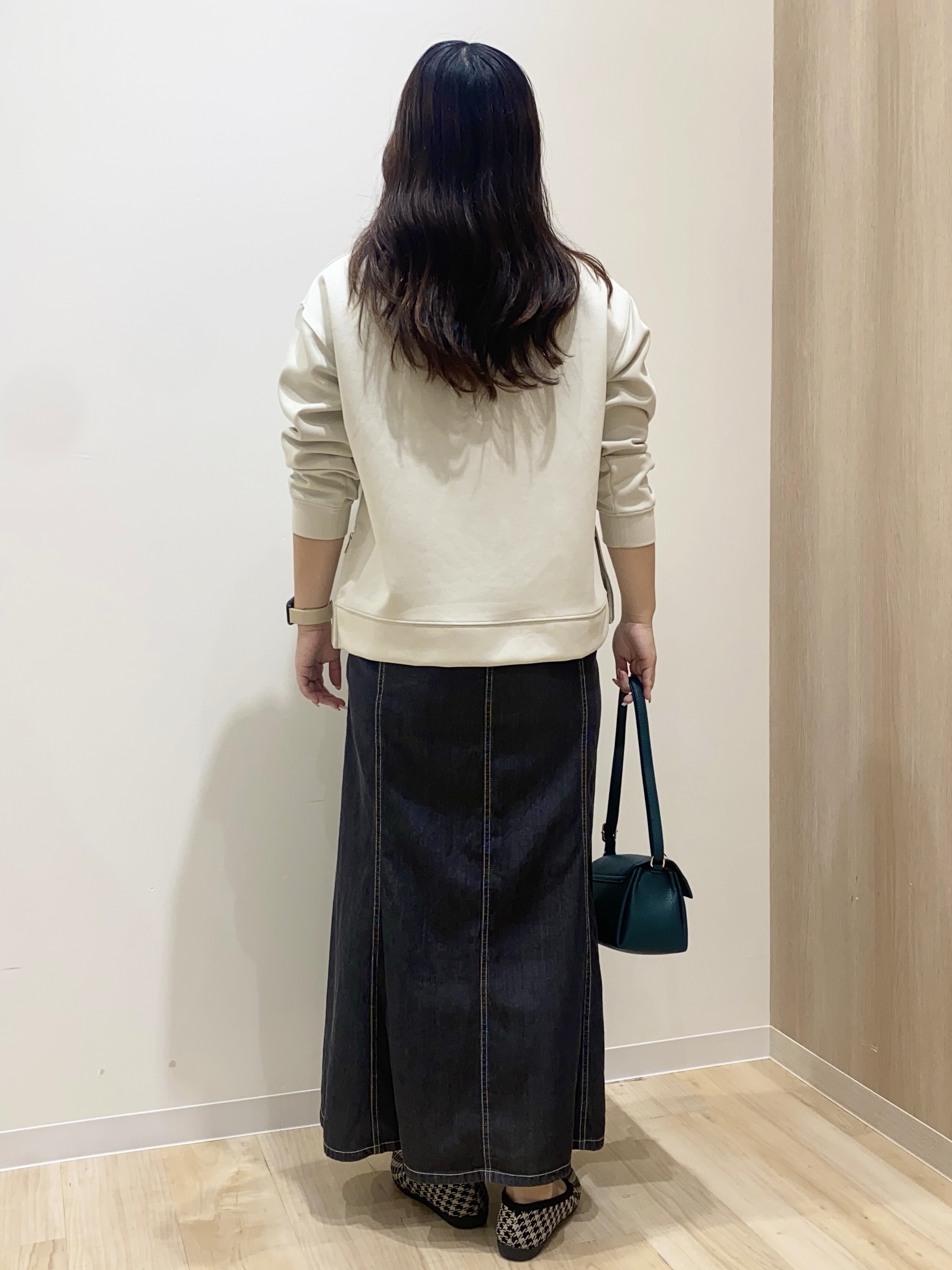 HANAさんの「grove｜ダンボーサイドジッププルオーバー」を使ったコーディネート