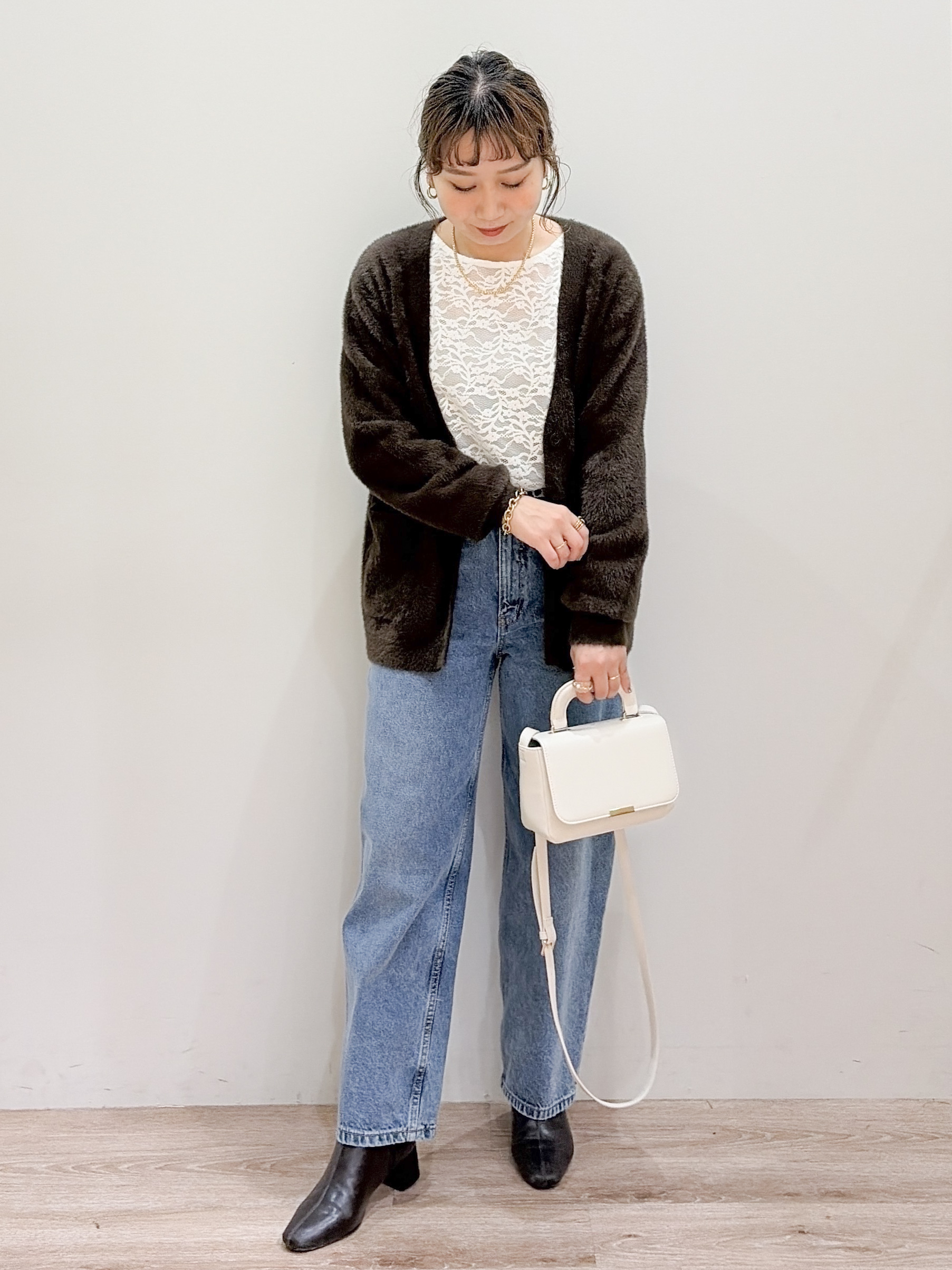 risayanさんの「OPAQUE.CLIP｜フェザーヤーンVネックニットカーディガン【洗濯機OK】」を使ったコーディネート