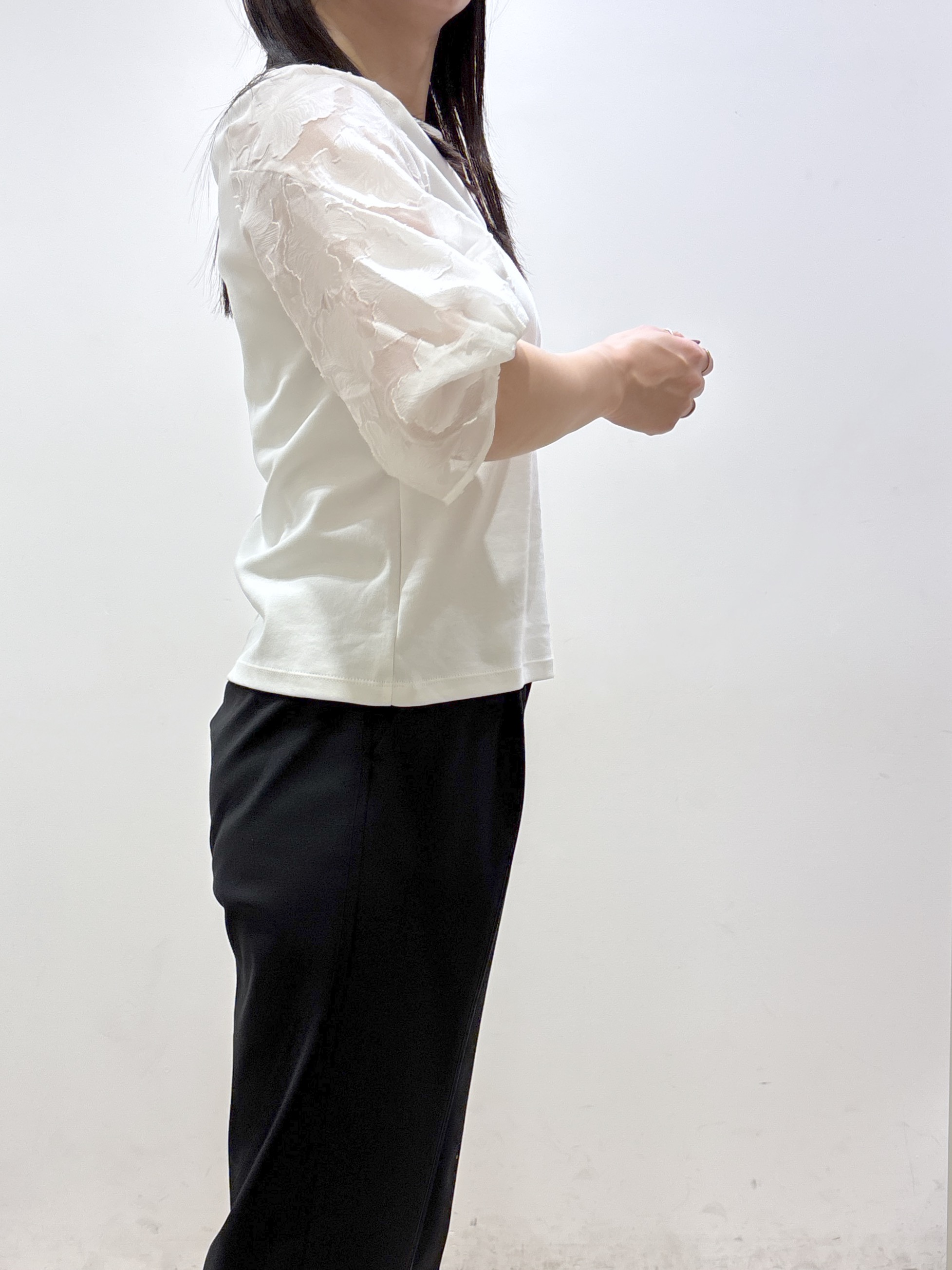 mameさんの「index｜花柄ジャカード５分袖トップス《接触冷感／UVケア／洗濯機OK》」を使ったコーディネート