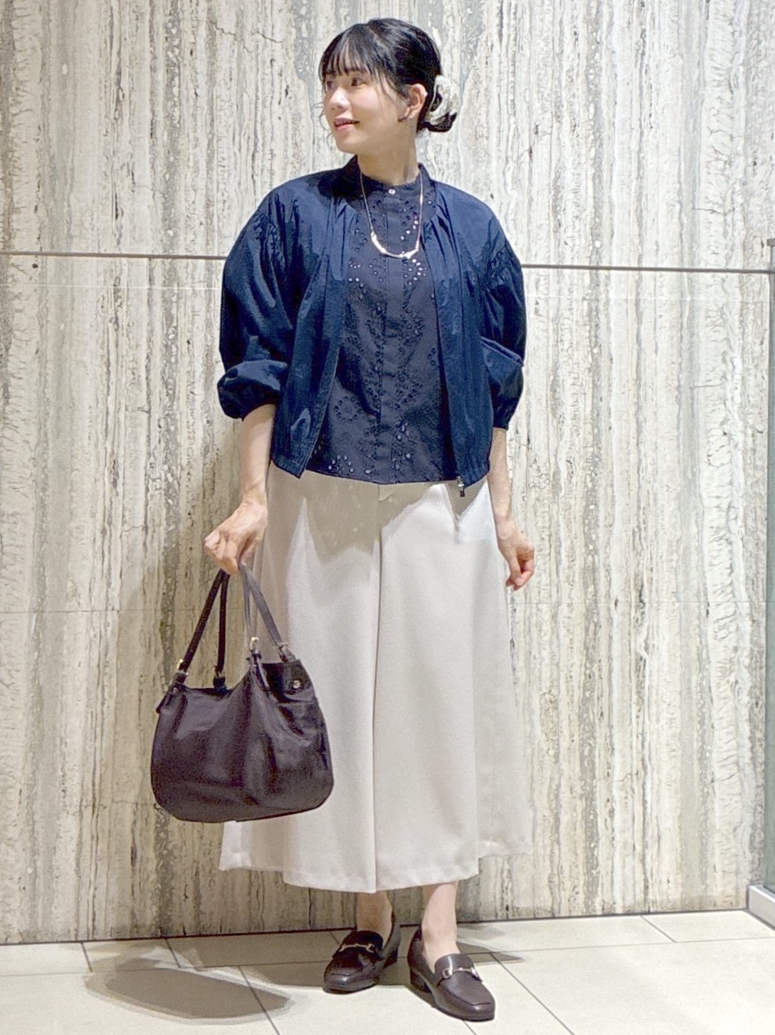  beni_gingerさんの「Reflect｜【通勤◎】カットワーク刺繍レース シャツブラウス」を使ったコーディネート
