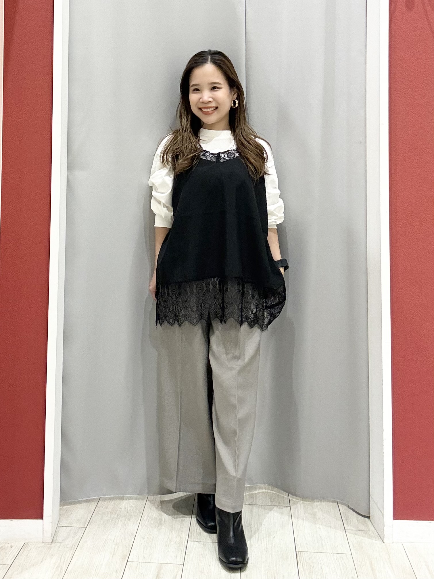 shioさんの「SHOO･LA･RUE｜【洗濯後しわになりにくい/S-LL】気分で選ぶ 大人のデイリー使いに ベーシックシャツ」を使ったコーディネート
