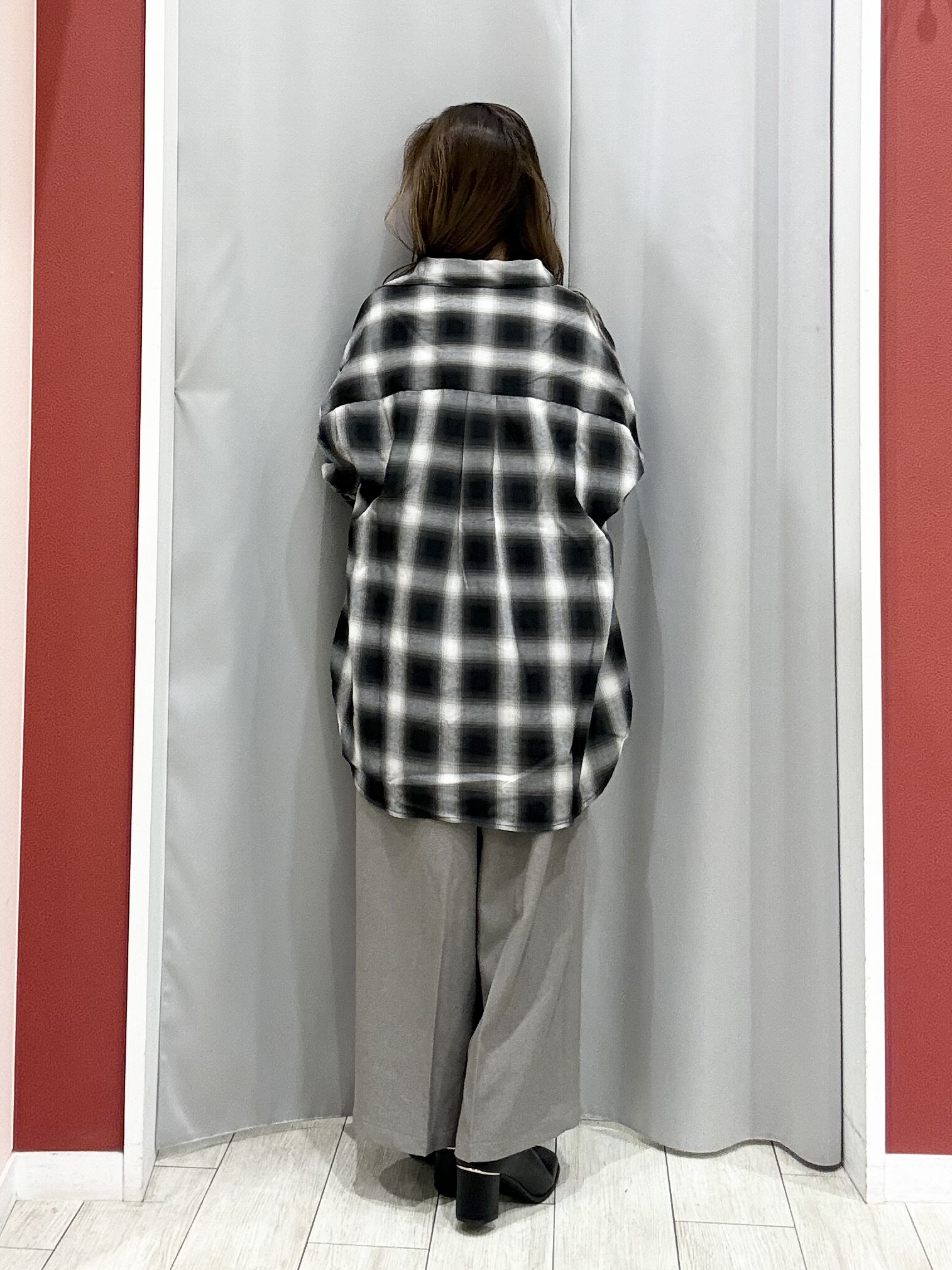 shioさんの「SHOO･LA･RUE｜【洗濯後しわになりにくい/S-LL】気分で選ぶ 大人のデイリー使いに ベーシックシャツ」を使ったコーディネート