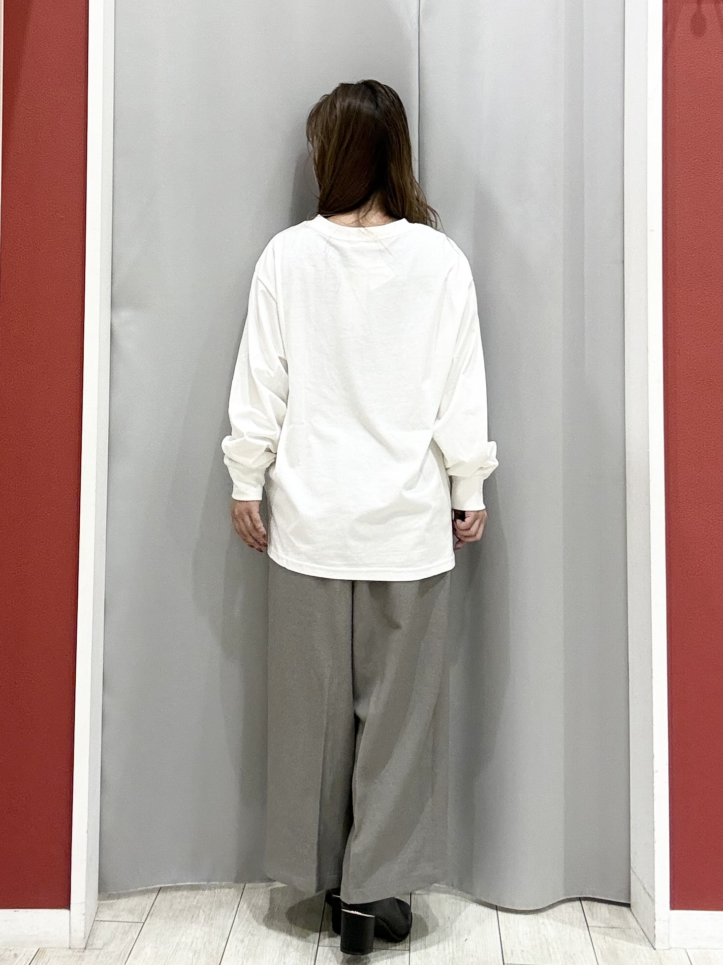shioさんの「SHOO･LA･RUE｜【洗濯後しわになりにくい/S-LL】気分で選ぶ 大人のデイリー使いに ベーシックシャツ」を使ったコーディネート