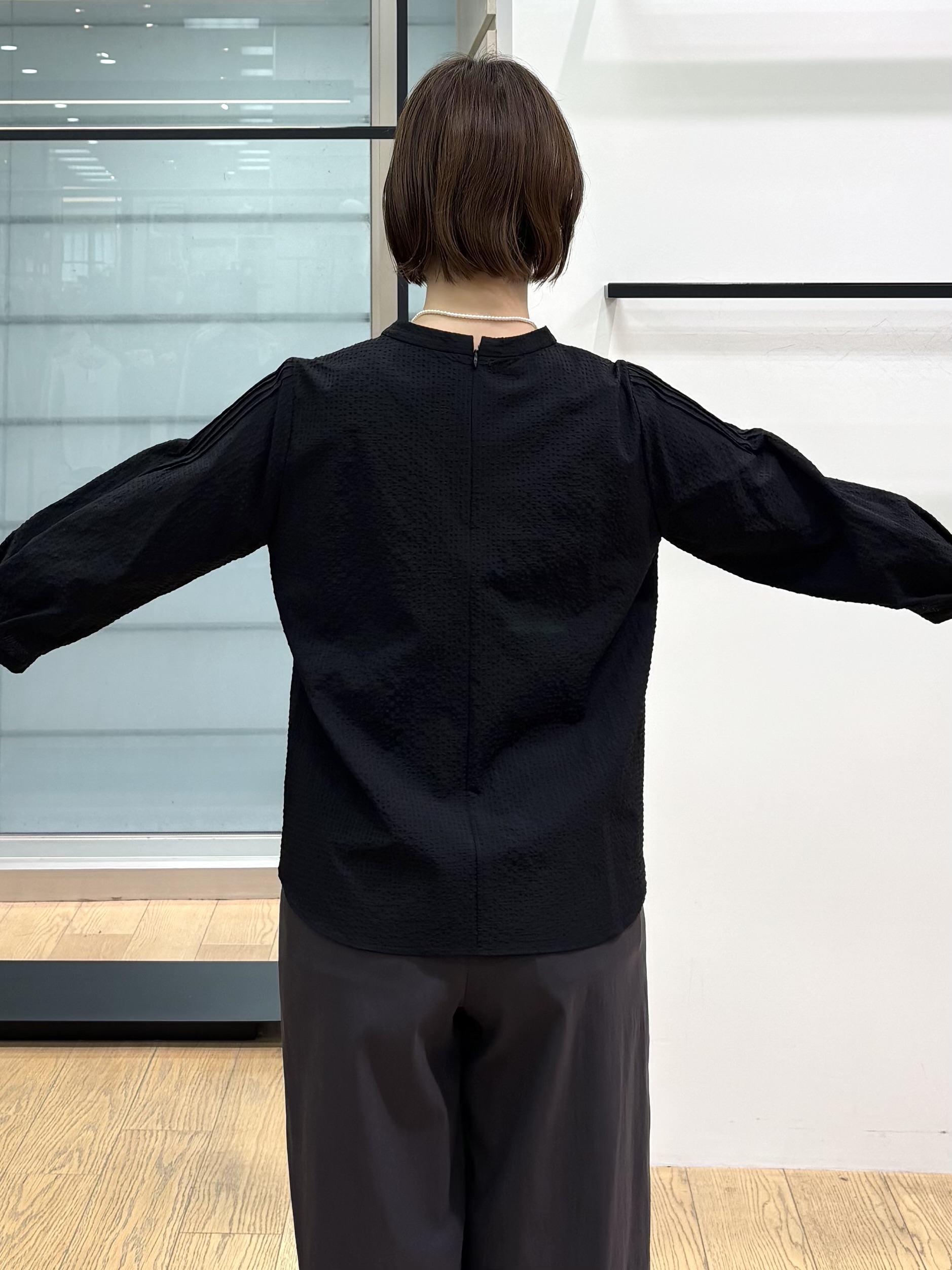 asamiさんの「INDIVI｜【初秋にピッタリ！／洗える】凹凸素材ミニスタンドトップス」を使ったコーディネート