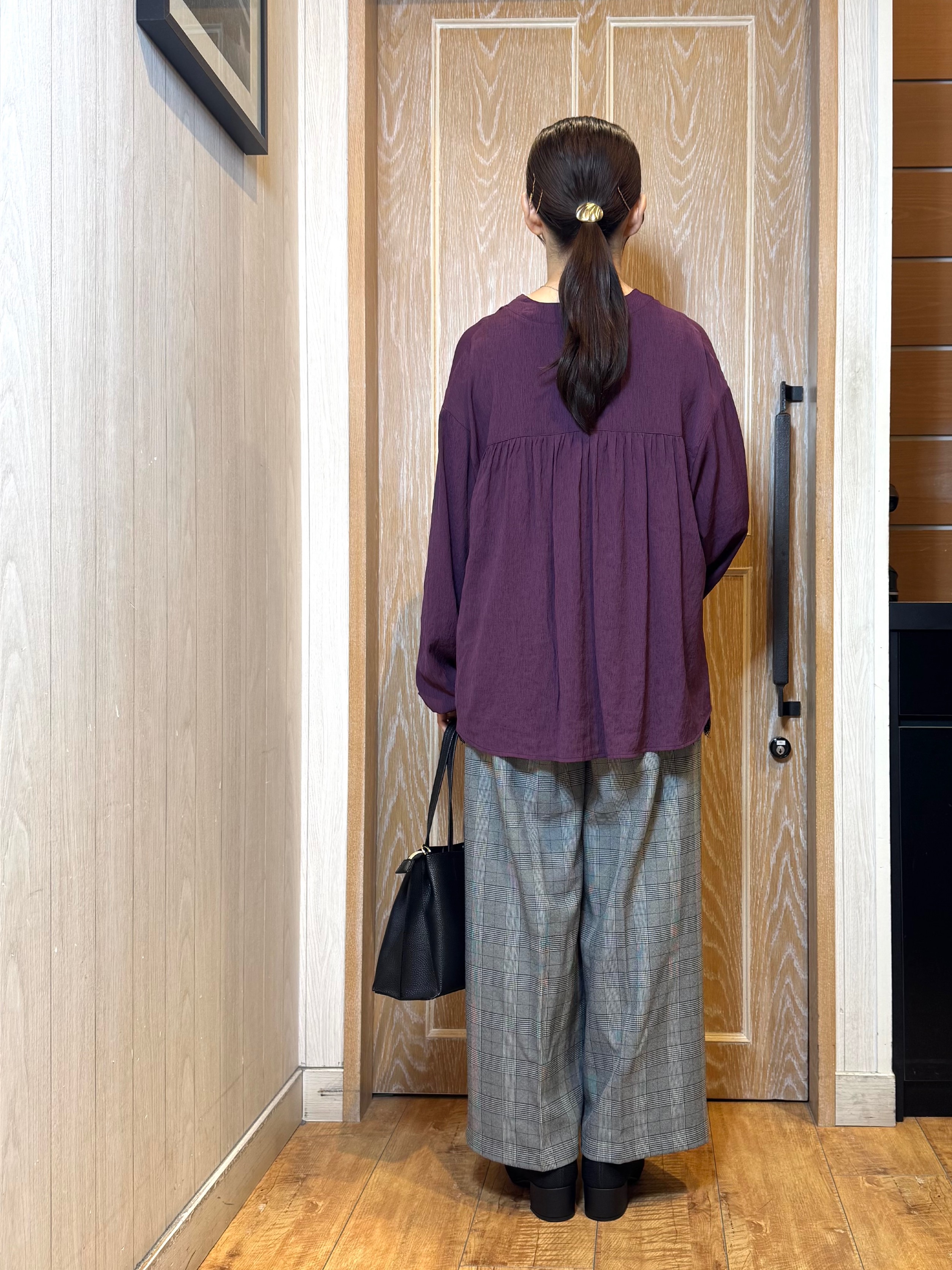 KAORIさんの「SHOO･LA･RUE｜【S-LL/洗濯機可】着痩せシルエット シャーリングシャツカーディガン」を使ったコーディネート