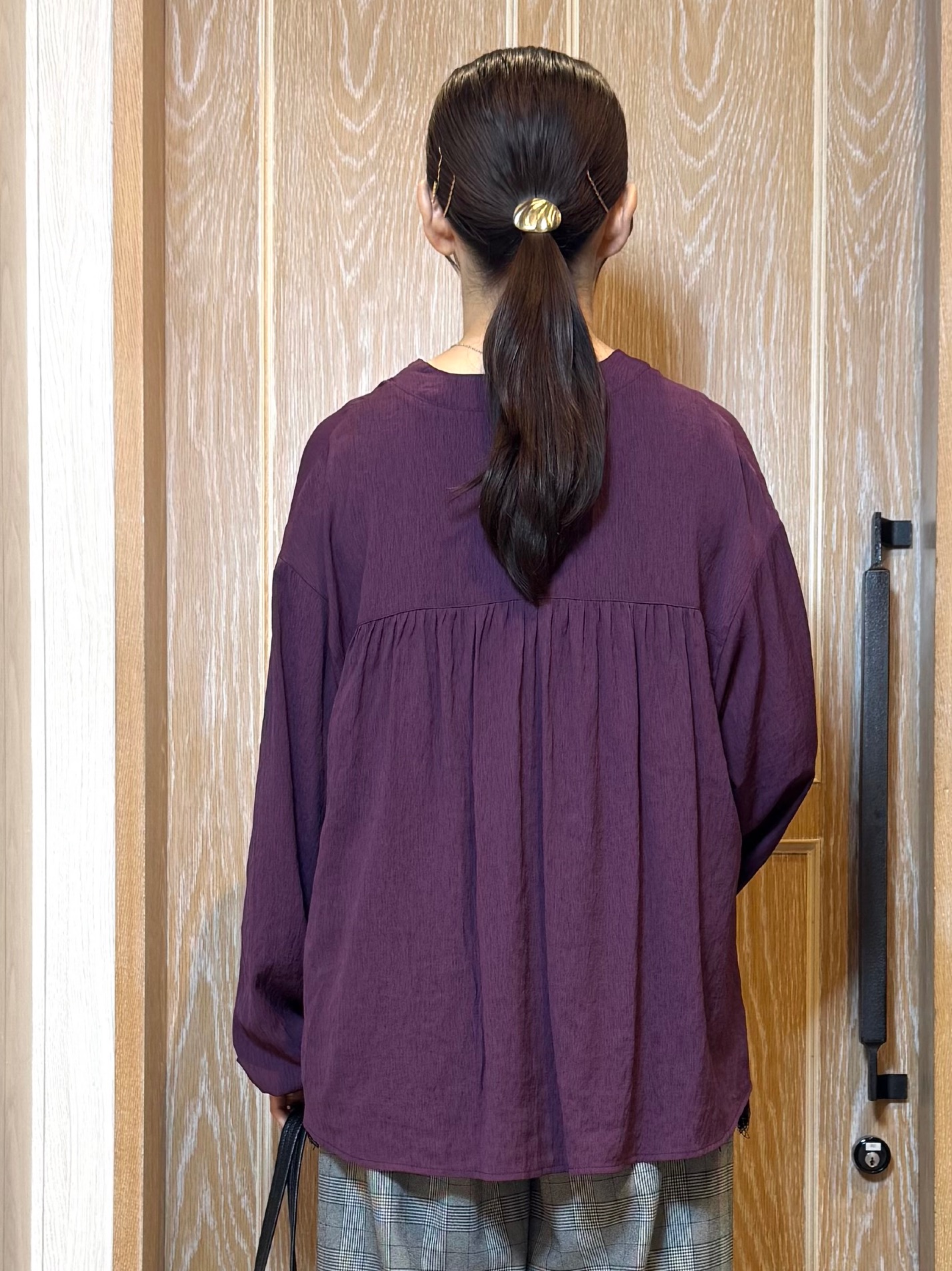 KAORIさんの「SHOO･LA･RUE｜【S-LL/洗濯機可】着痩せシルエット シャーリングシャツカーディガン」を使ったコーディネート
