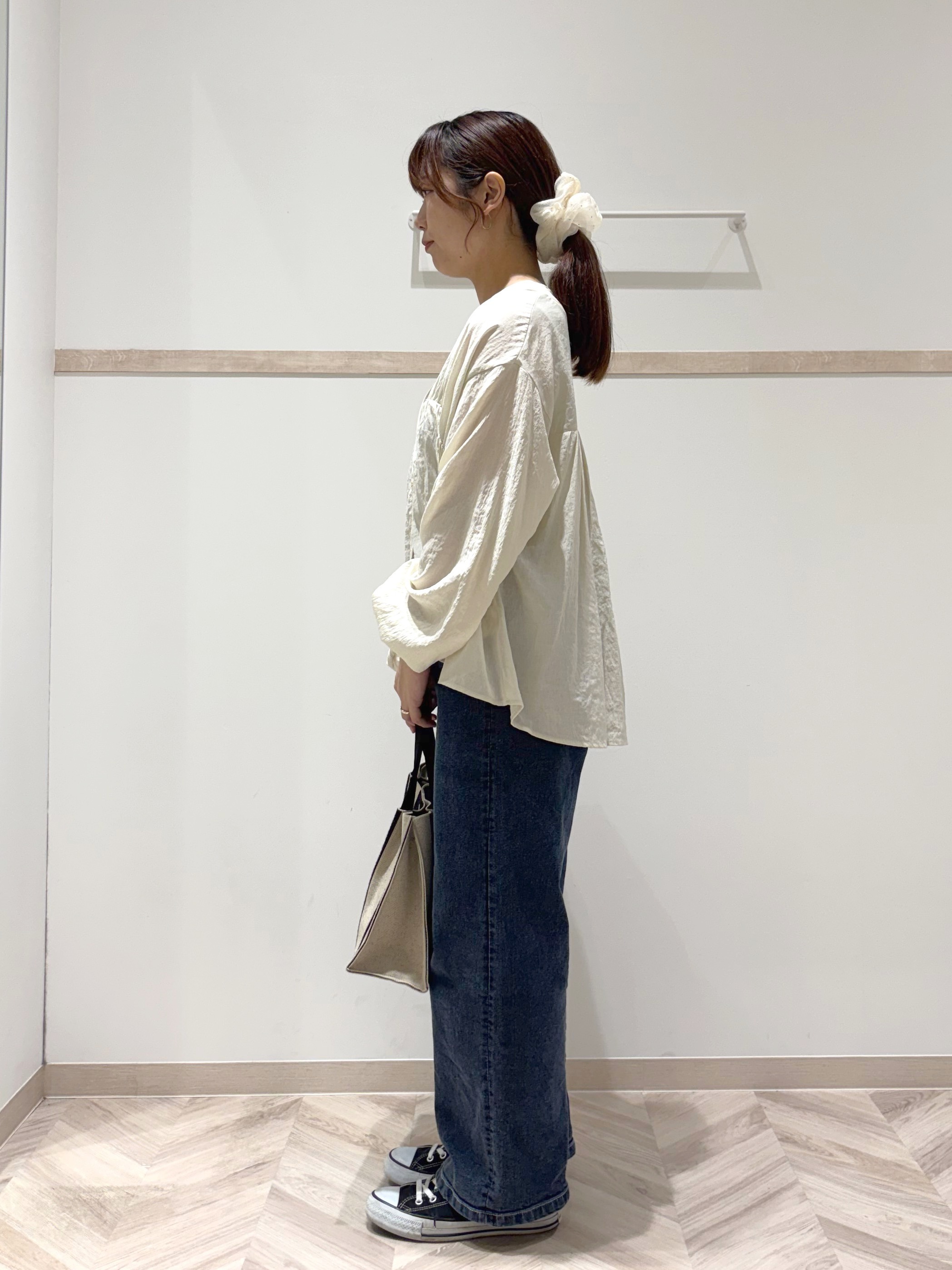 donpiさんの「SHOO･LA･RUE｜【S-LL/洗濯機可】着痩せシルエット シャーリングシャツカーディガン」を使ったコーディネート