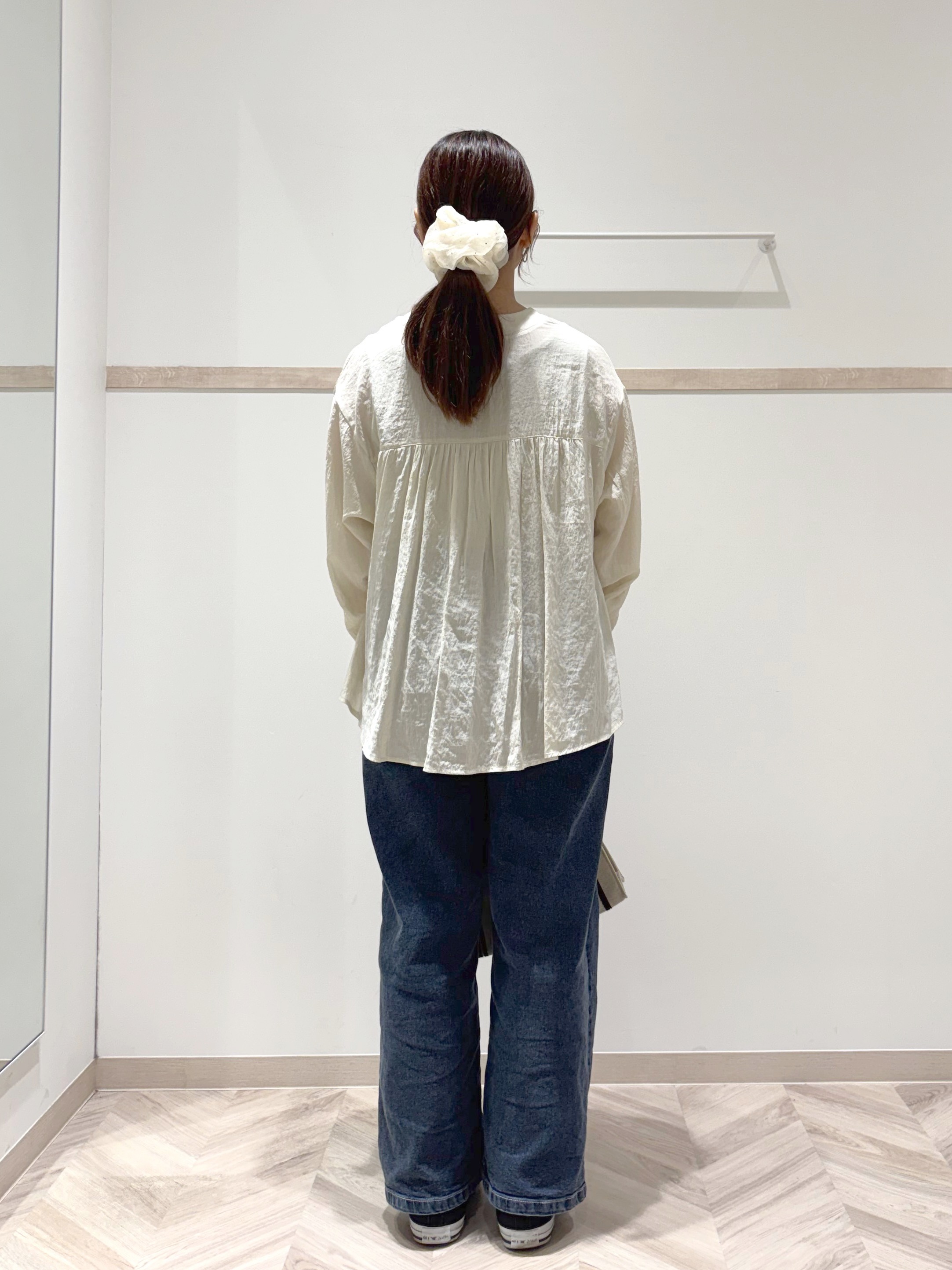 donpiさんの「SHOO･LA･RUE｜【S-LL/洗濯機可】着痩せシルエット シャーリングシャツカーディガン」を使ったコーディネート