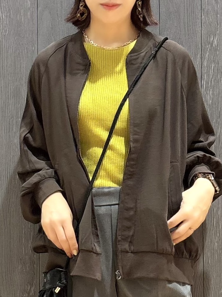 meiさんの「SHOO･LA･RUE｜【S-LL】洗濯後しわになりにくい 麻調リブブルゾン」を使ったコーディネート