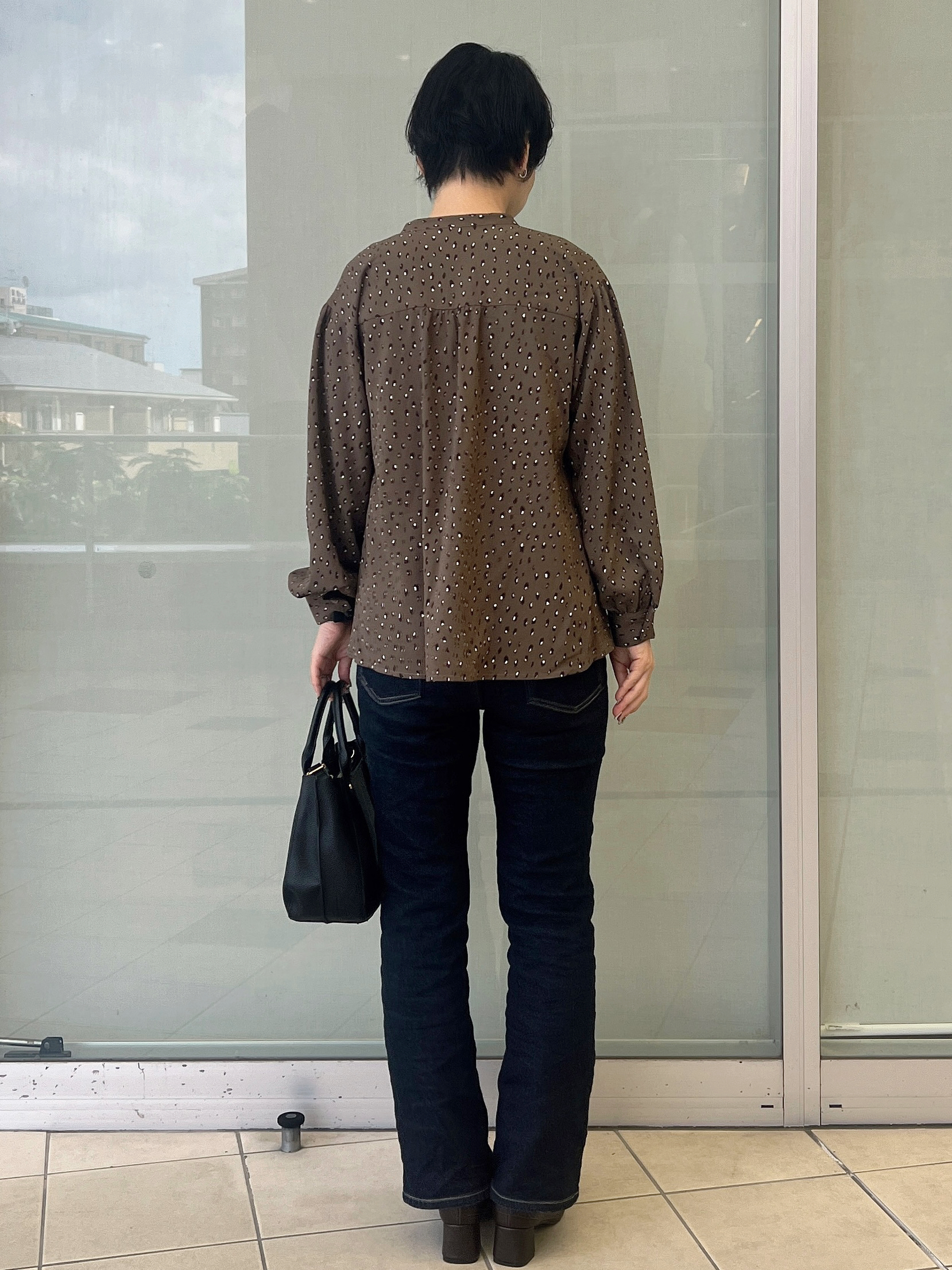 yo-koさんの「OPAQUE.CLIP｜レオパード柄プリント スキッパーブラウス【洗濯機OK】」を使ったコーディネート