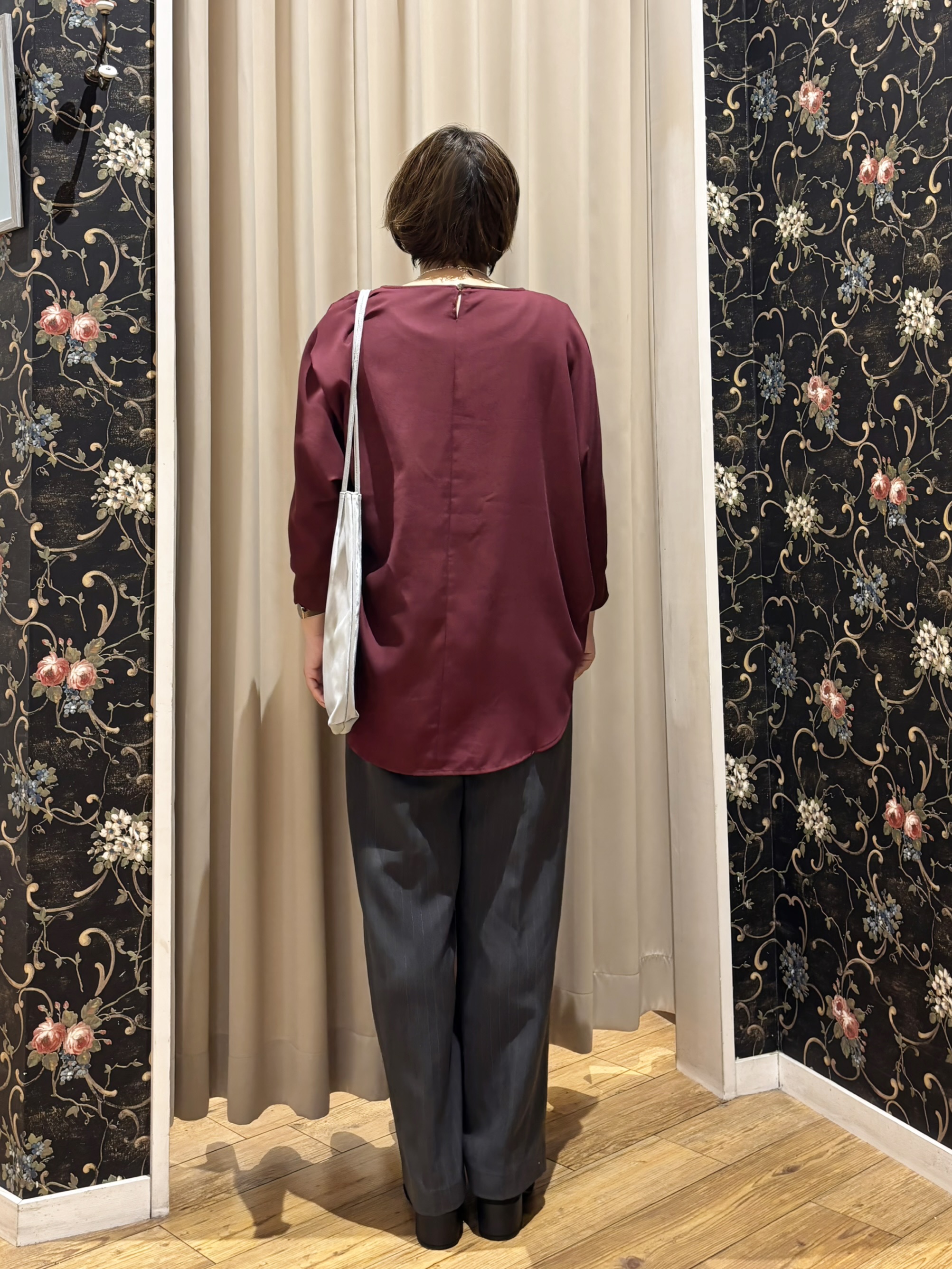 たみさんの「SHOO･LA･RUE｜【着丈選べる/洗濯後しわになりにくい】インせず着られる ドルマンブラウス」を使ったコーディネート