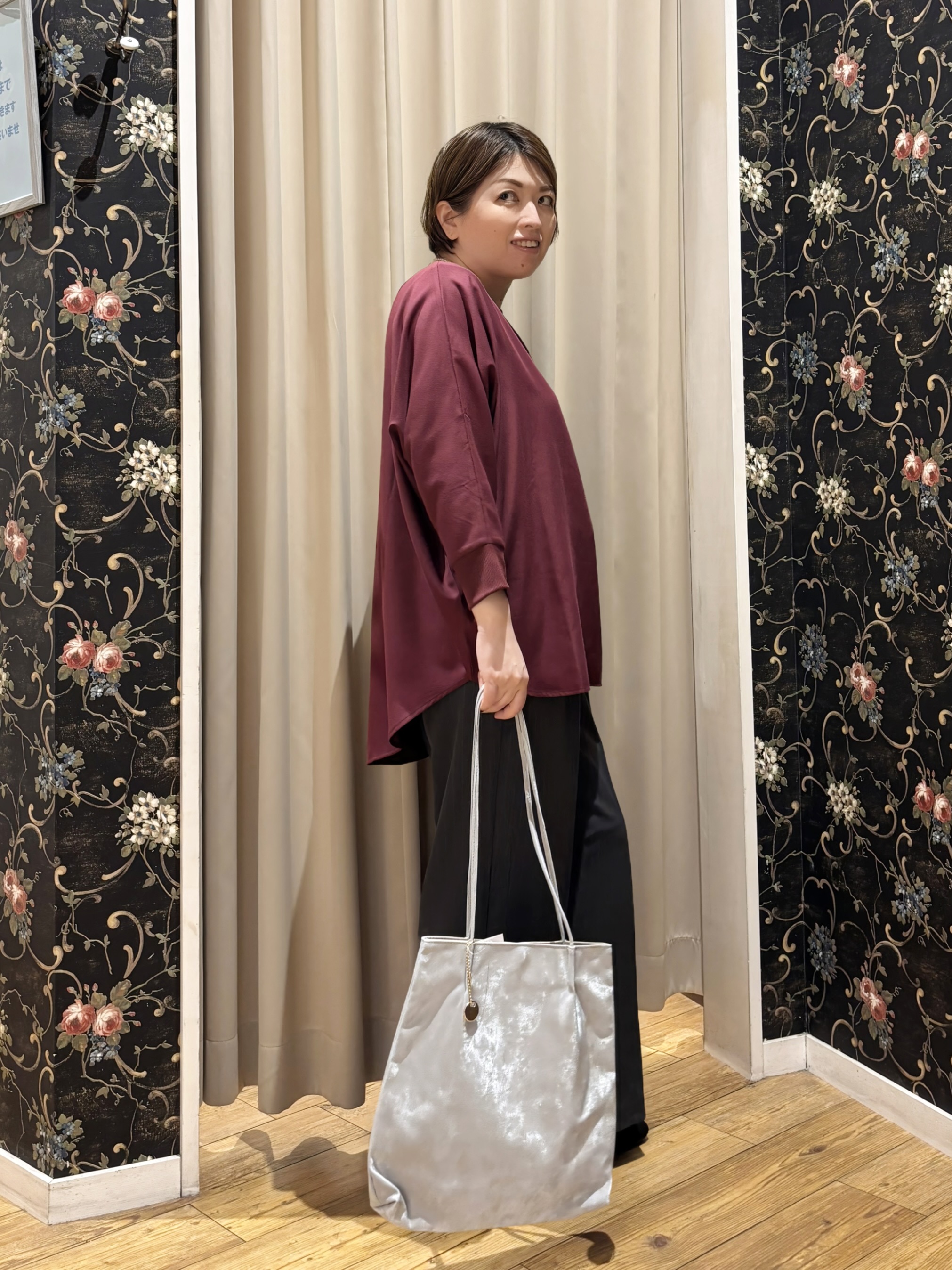 たみさんの「SHOO･LA･RUE｜【着丈選べる/洗濯後しわになりにくい】インせず着られる ドルマンブラウス」を使ったコーディネート