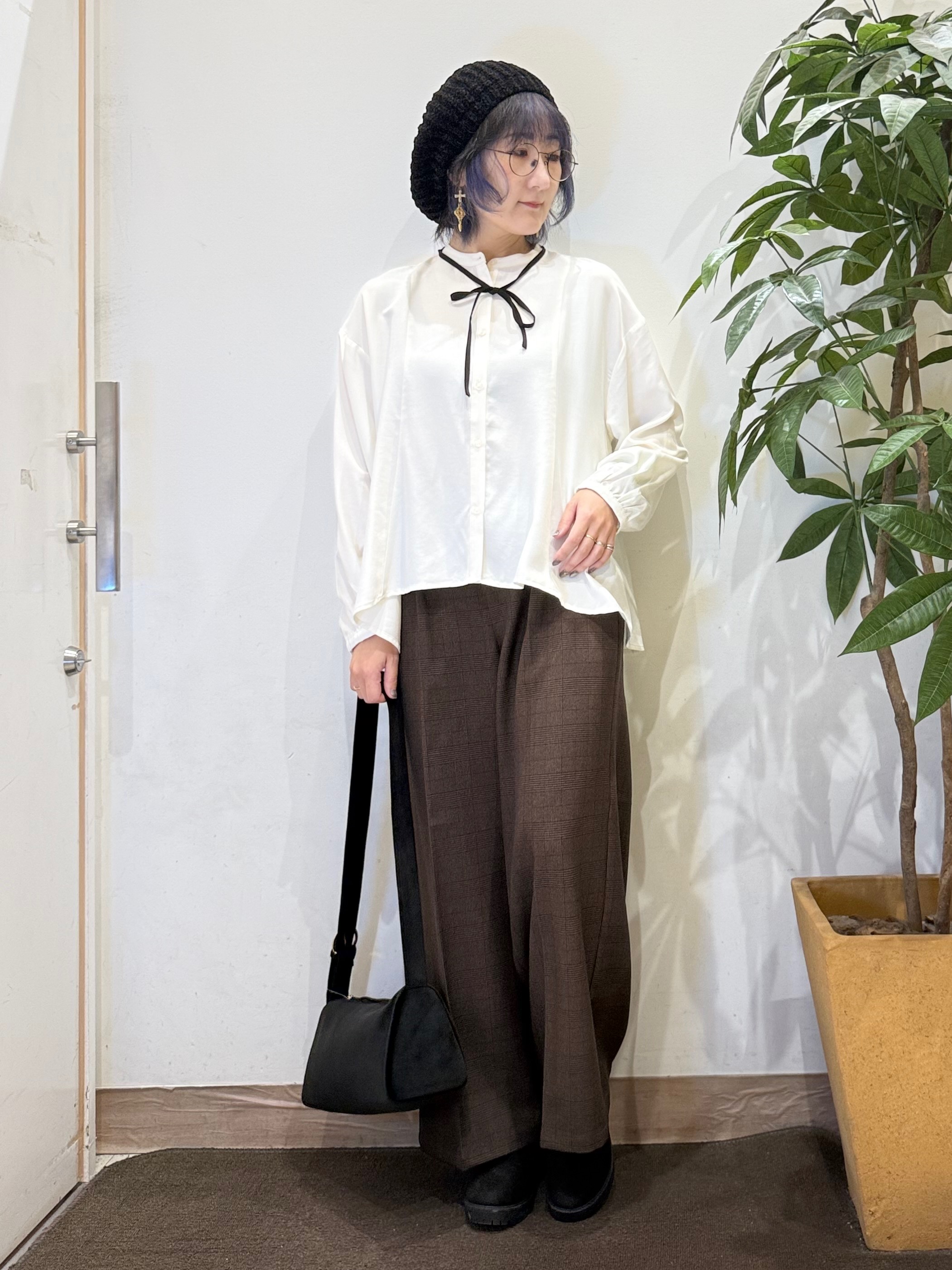 misakiさんの「SHOO･LA･RUE｜配色取り外しリボン付きフレアブラウス」を使ったコーディネート