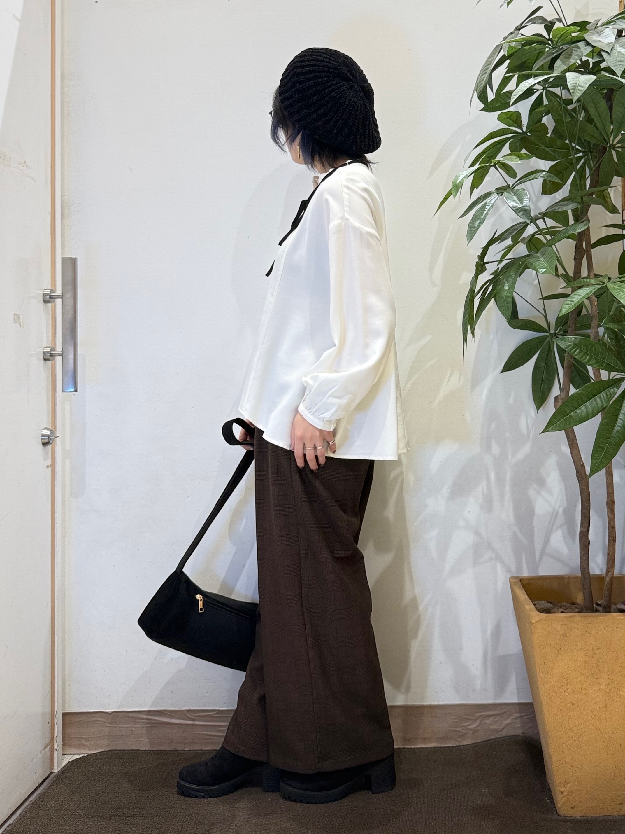 misakiさんの「SHOO･LA･RUE｜配色取り外しリボン付きフレアブラウス」を使ったコーディネート