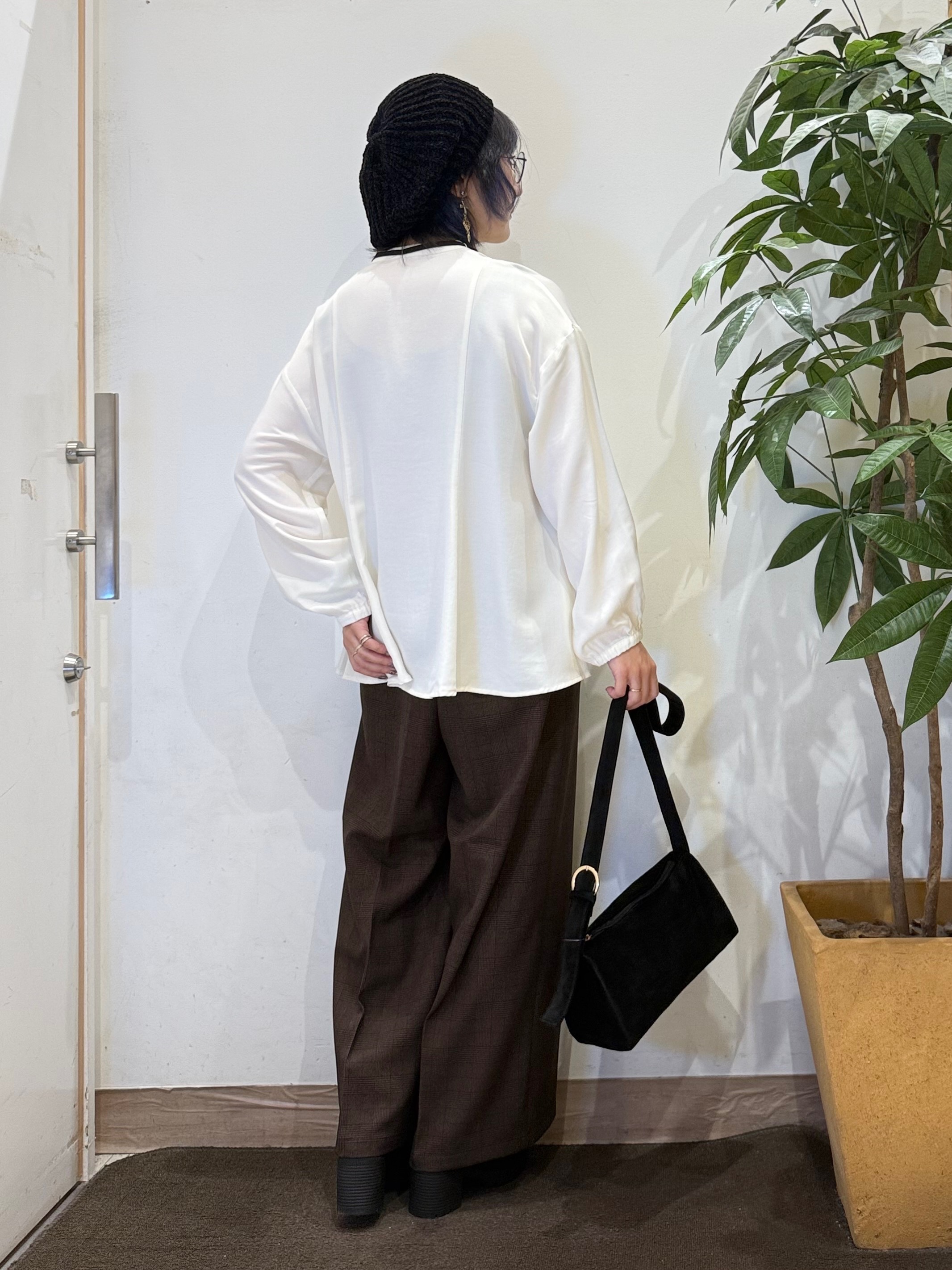 misakiさんの「SHOO･LA･RUE｜配色取り外しリボン付きフレアブラウス」を使ったコーディネート