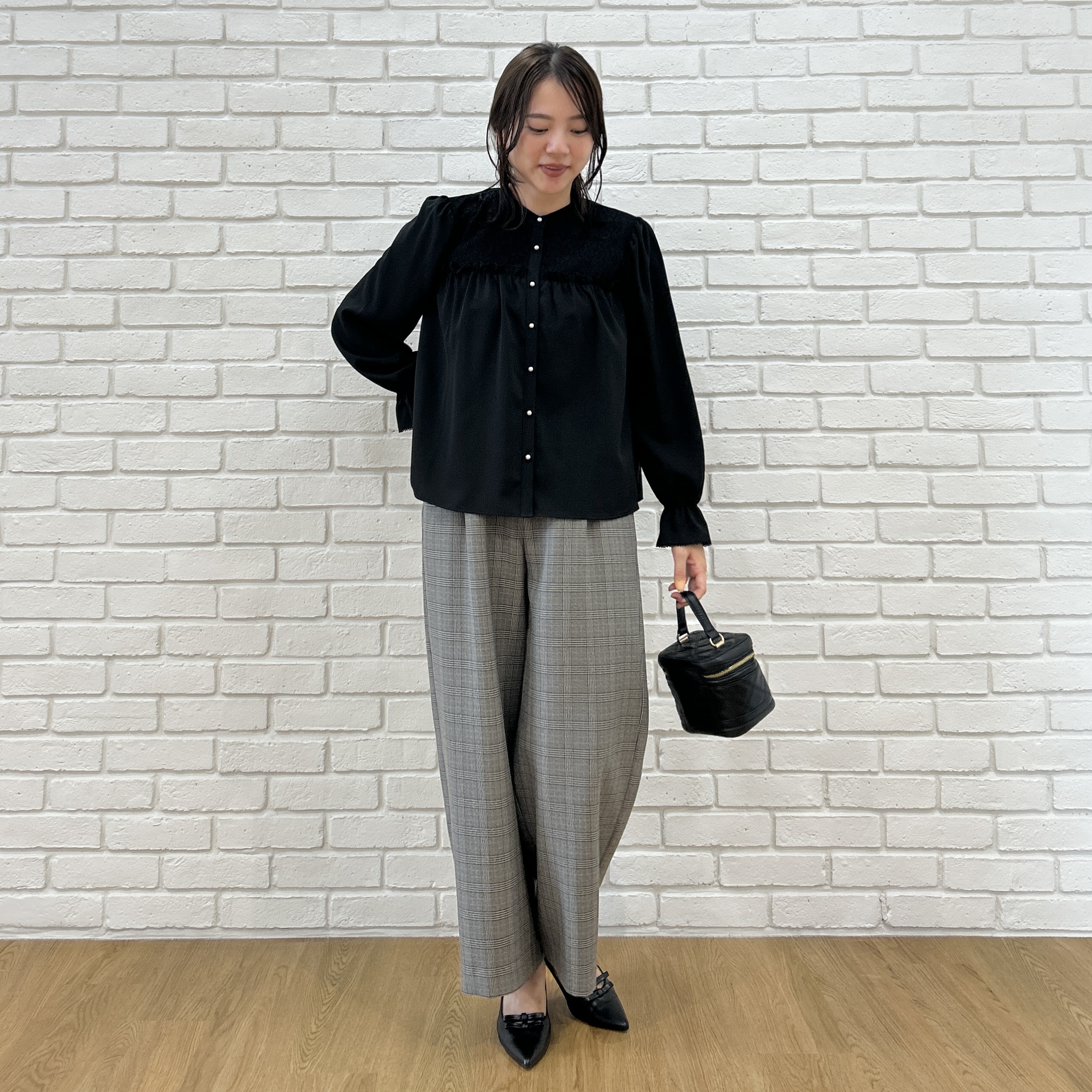 shinoさんの「Couture brooch｜【フリルカフスが華やか】レースギャザーブラウス」を使ったコーディネート