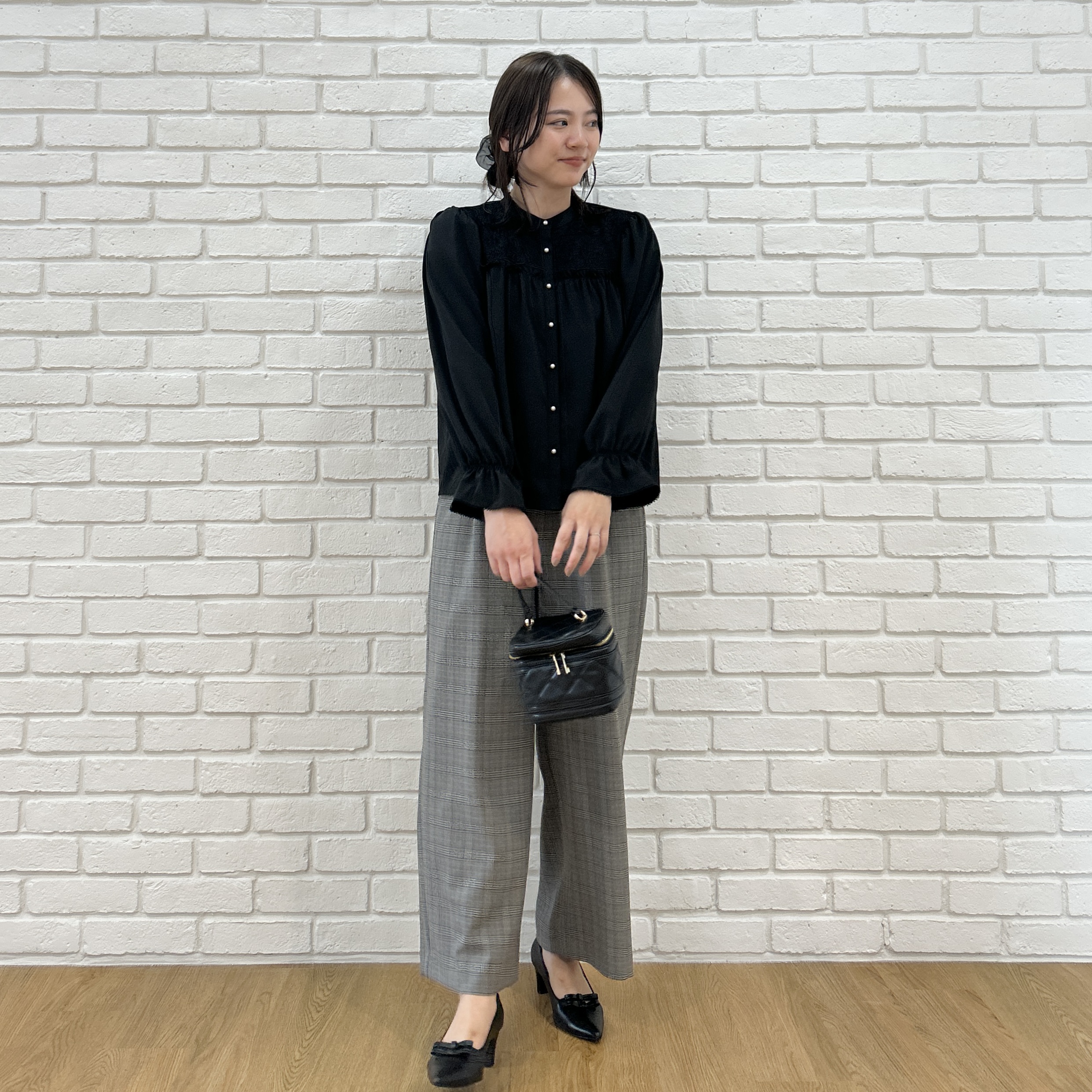 shinoさんの「Couture brooch｜【フリルカフスが華やか】レースギャザーブラウス」を使ったコーディネート