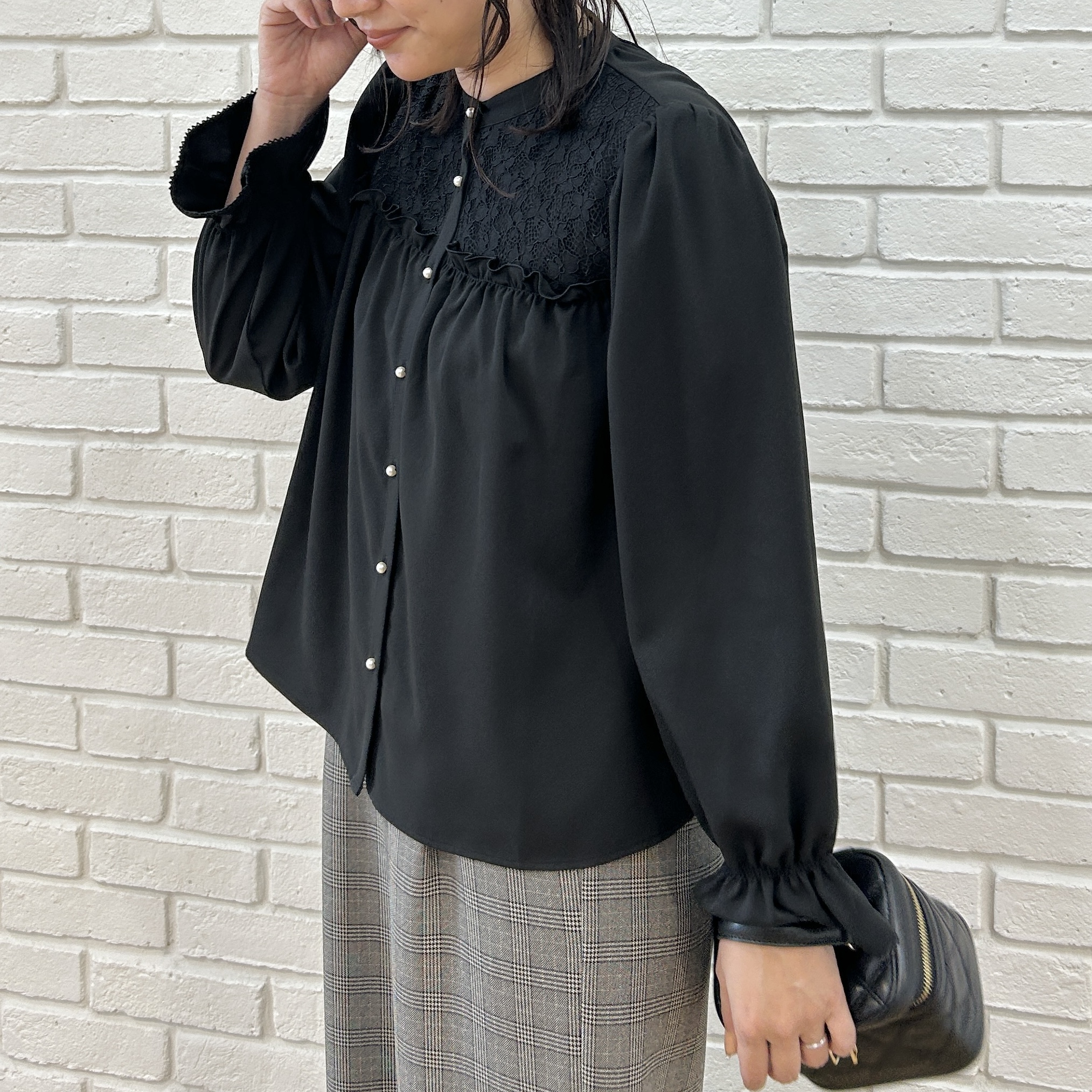 shinoさんの「Couture brooch｜【フリルカフスが華やか】レースギャザーブラウス」を使ったコーディネート