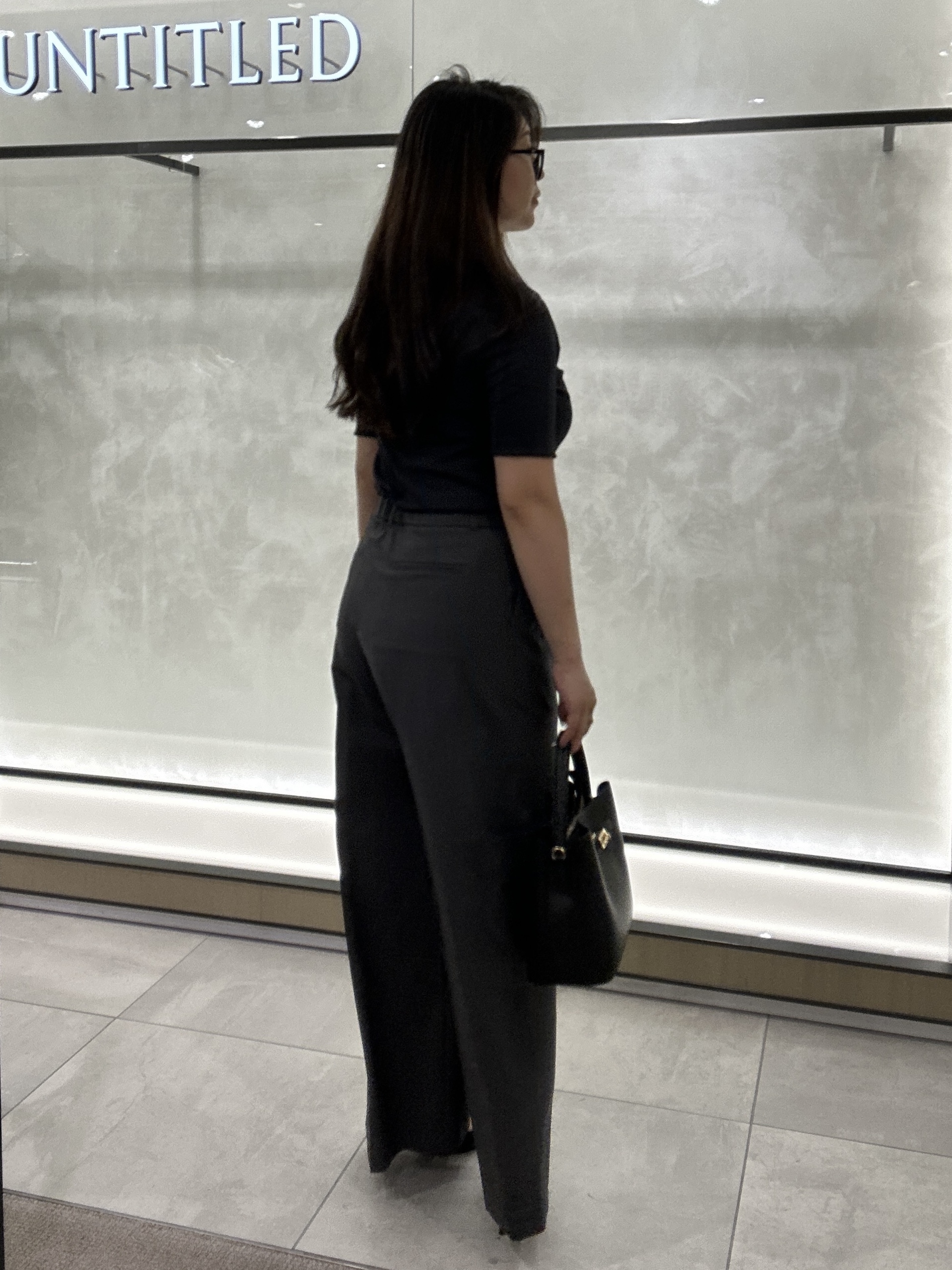 YURIさんの「UNTITLED｜【体型カバー/後ろウエストゴム】ウーステッドワイドシルエットパンツ」を使ったコーディネート