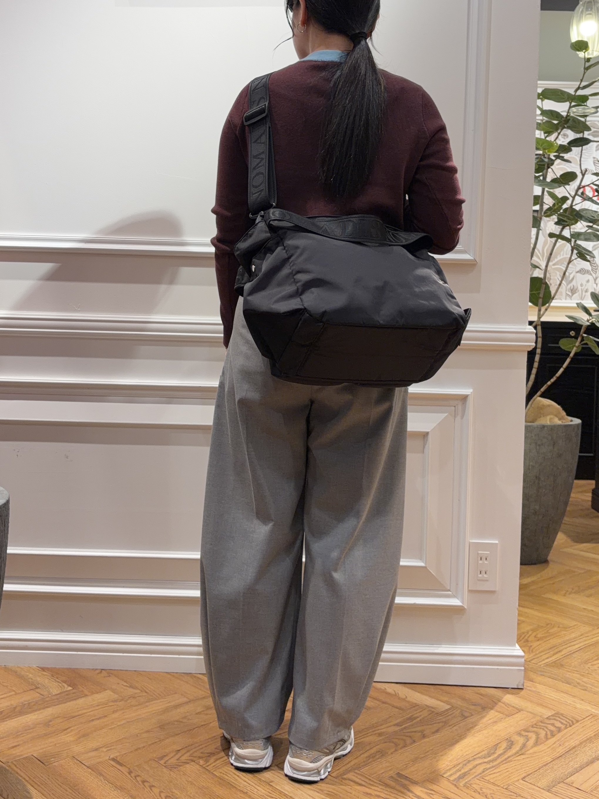 SAKAIさんの「DRESSTERIOR｜【マシンウォッシャブル】コットンカシミヤバイカラーカーディガン」を使ったコーディネート