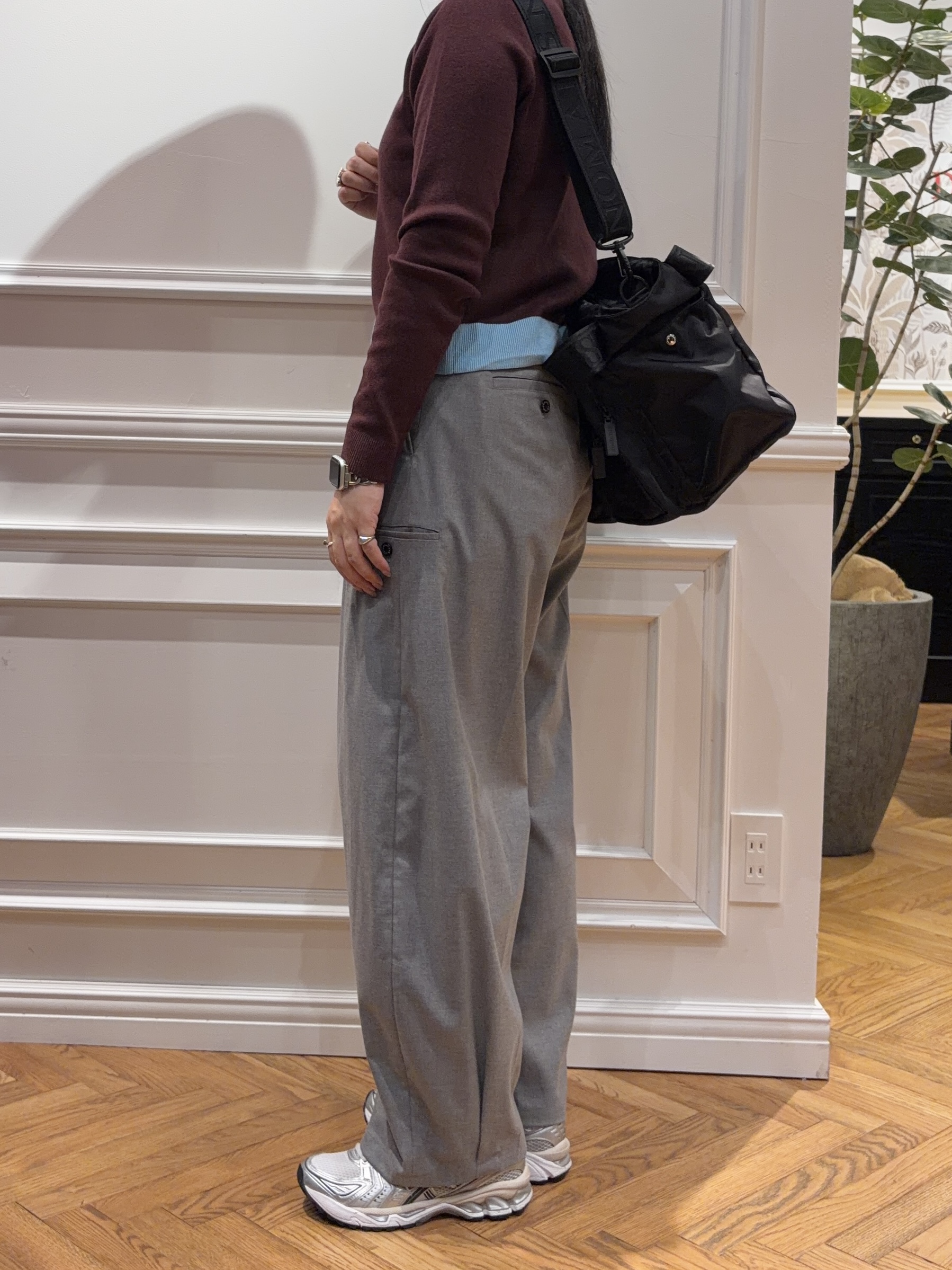 SAKAIさんの「DRESSTERIOR｜【マシンウォッシャブル】コットンカシミヤバイカラーカーディガン」を使ったコーディネート