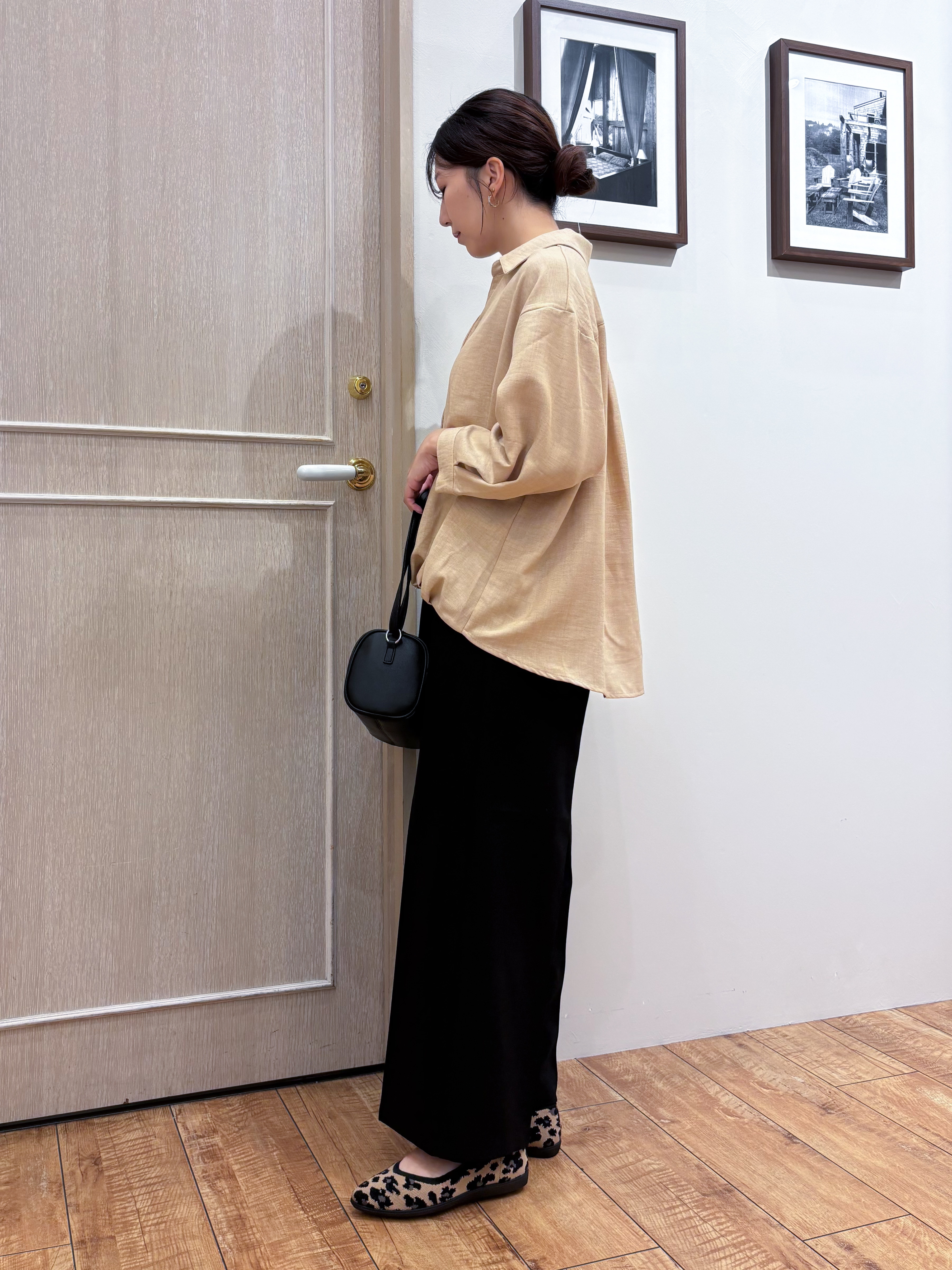 なみさんの「SHOO･LA･RUE｜【洗濯後しわになりにくい/インしてる風】1枚で着映える裾タックシャツ」を使ったコーディネート