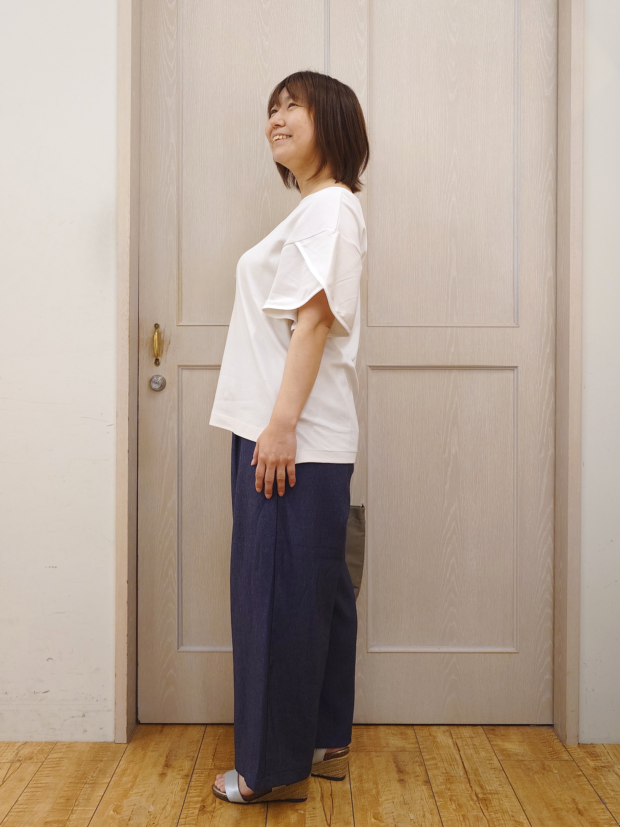 とろろさんの「SHOO･LA･RUE｜【洗濯機可/S-LL】配色パイピング フレアスリーブトップス」を使ったコーディネート