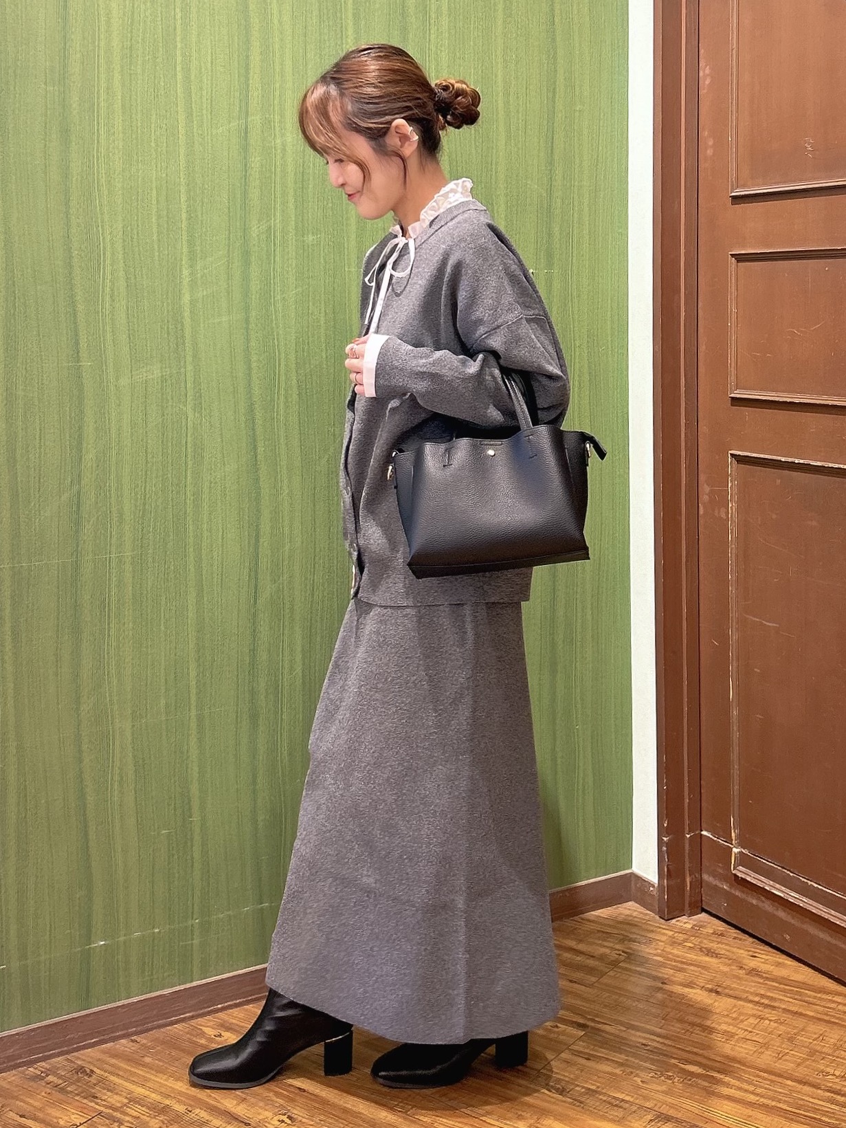 かおりさんの「SHOO･LA･RUE｜【セットアップ可/洗濯機可】軽やかに羽織れる スポンディッシュ ニットカーディガン」を使ったコーディネート