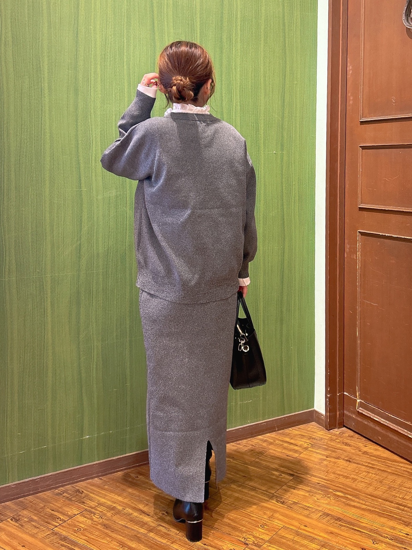 かおりさんの「SHOO･LA･RUE｜【セットアップ可/洗濯機可】軽やかに羽織れる スポンディッシュ ニットカーディガン」を使ったコーディネート