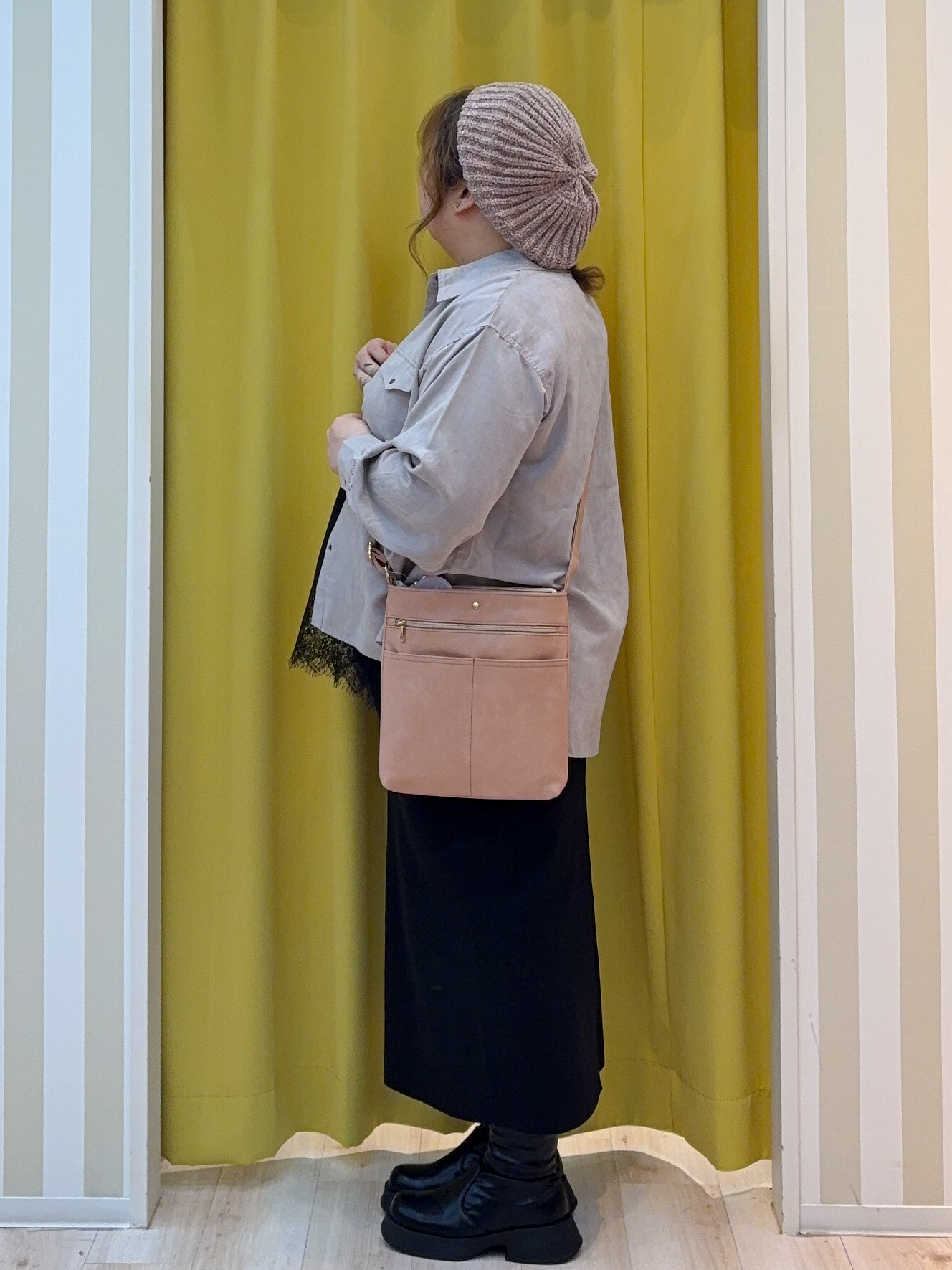 kotoさんさんの「SHOO･LA･RUE｜【S-LL/洗濯機可】なめらかさが心地いい。スエード調ポケットシャツ」を使ったコーディネート