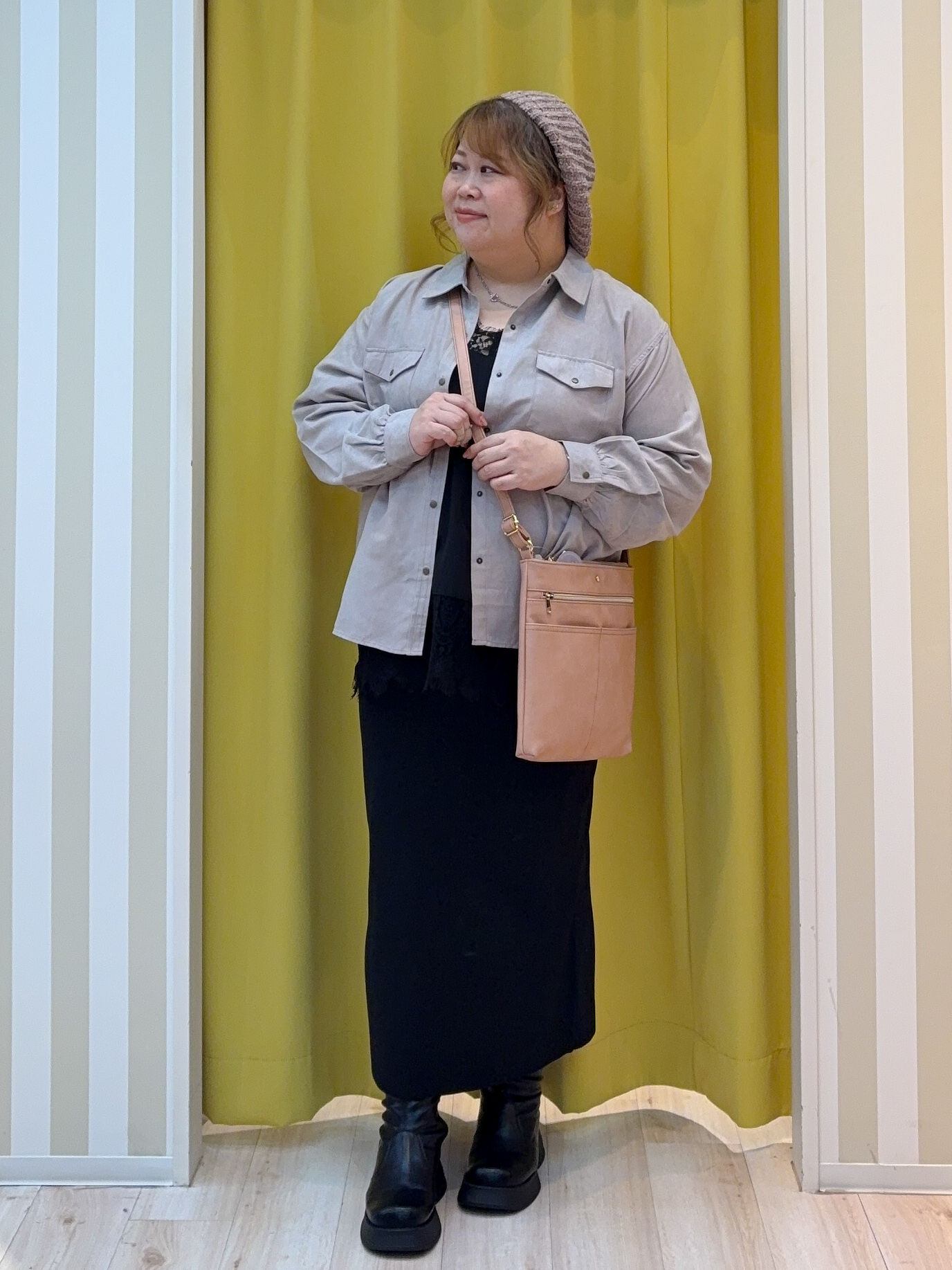 kotoさんさんの「SHOO･LA･RUE｜【S-LL/洗濯機可】なめらかさが心地いい。スエード調ポケットシャツ」を使ったコーディネート