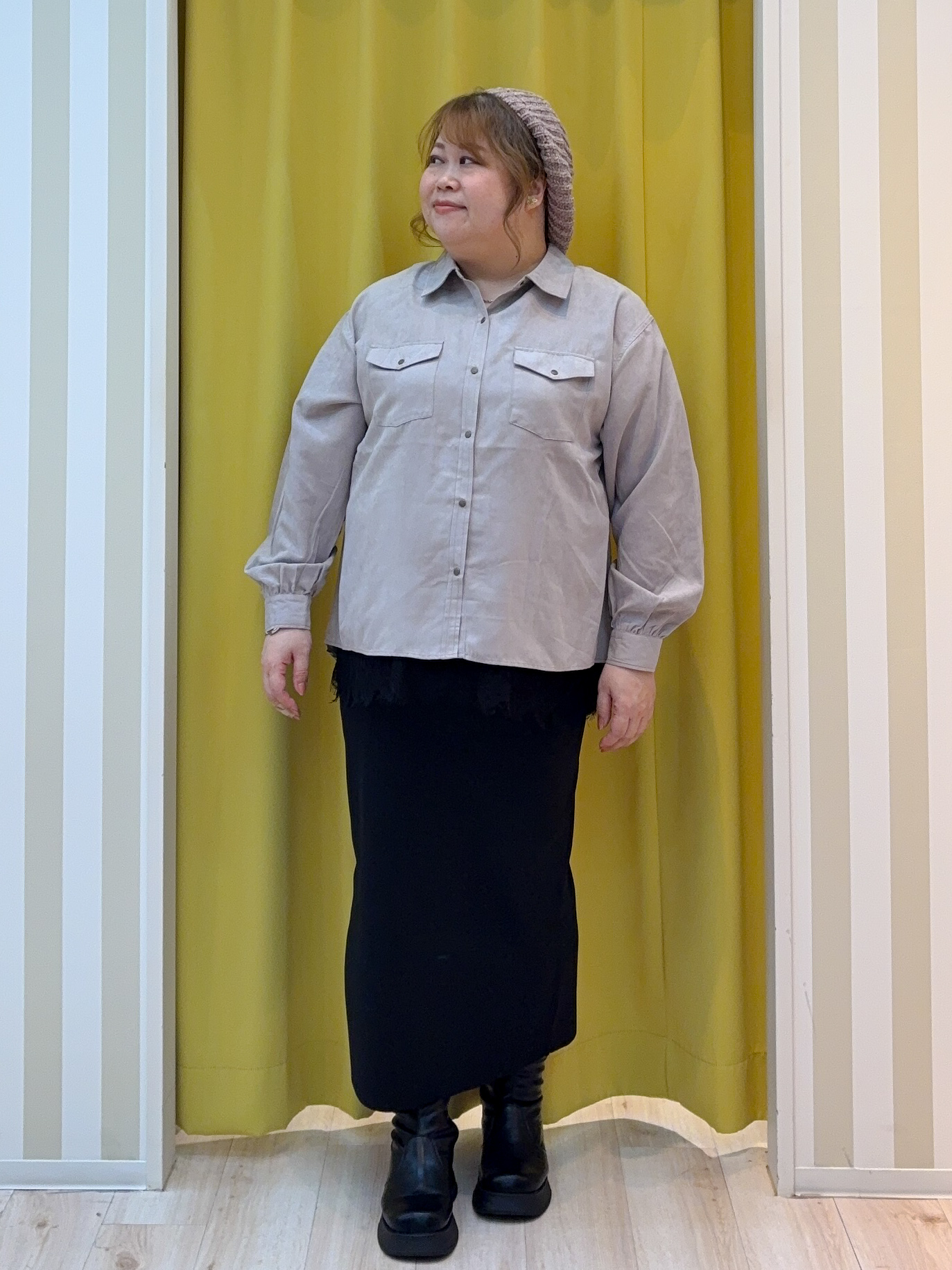 kotoさんさんの「SHOO･LA･RUE｜【S-LL/洗濯機可】なめらかさが心地いい。スエード調ポケットシャツ」を使ったコーディネート