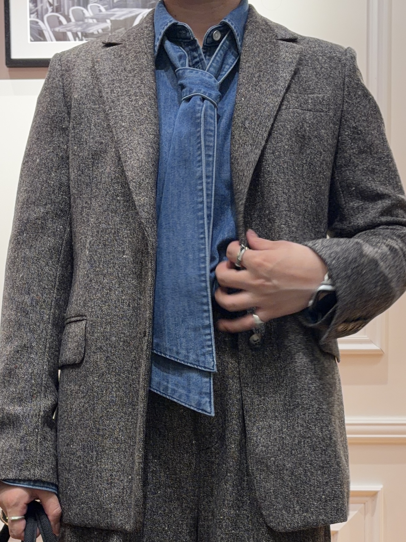 SAKAIさんの「DRESSTERIOR｜【取り外し可能】2WAY ボウタイデニムシャツ」を使ったコーディネート