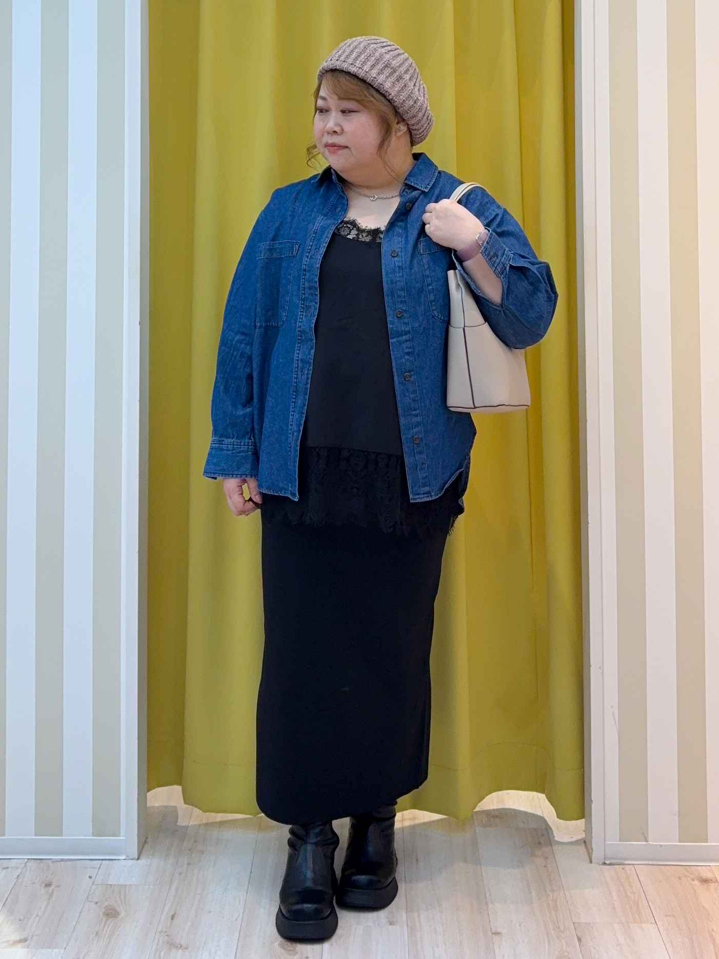 kotoさんさんの「SHOO･LA･RUE｜【S-LL/洗濯機可/体型カバー】ライトオンスデニム ダブルポケット オーバーサイズシャツ」を使ったコーディネート