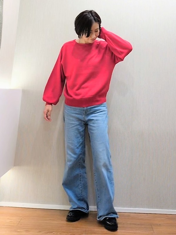 ミズタさんの「UNTITLED｜【大人の抜け感/8色展開】ボリュームスリーブニットプルオーバー」を使ったコーディネート