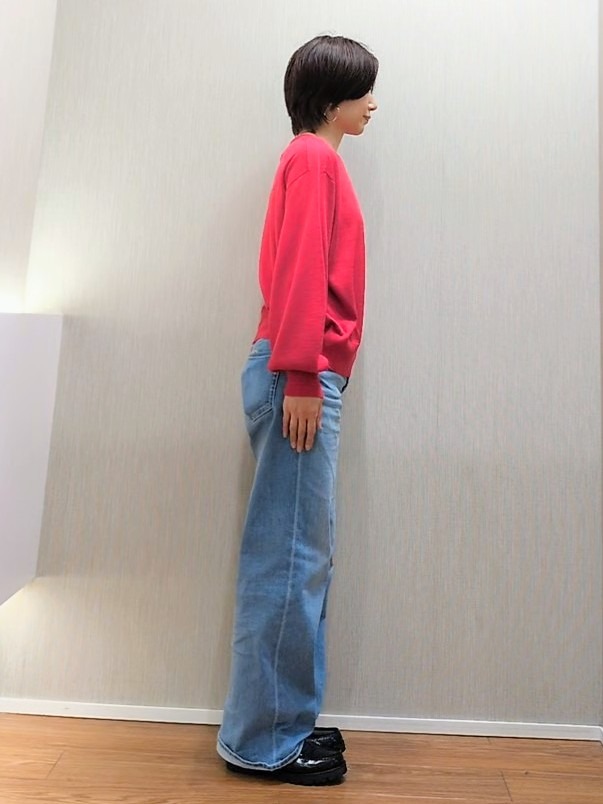 ミズタさんの「UNTITLED｜【大人の抜け感/8色展開】ボリュームスリーブニットプルオーバー」を使ったコーディネート