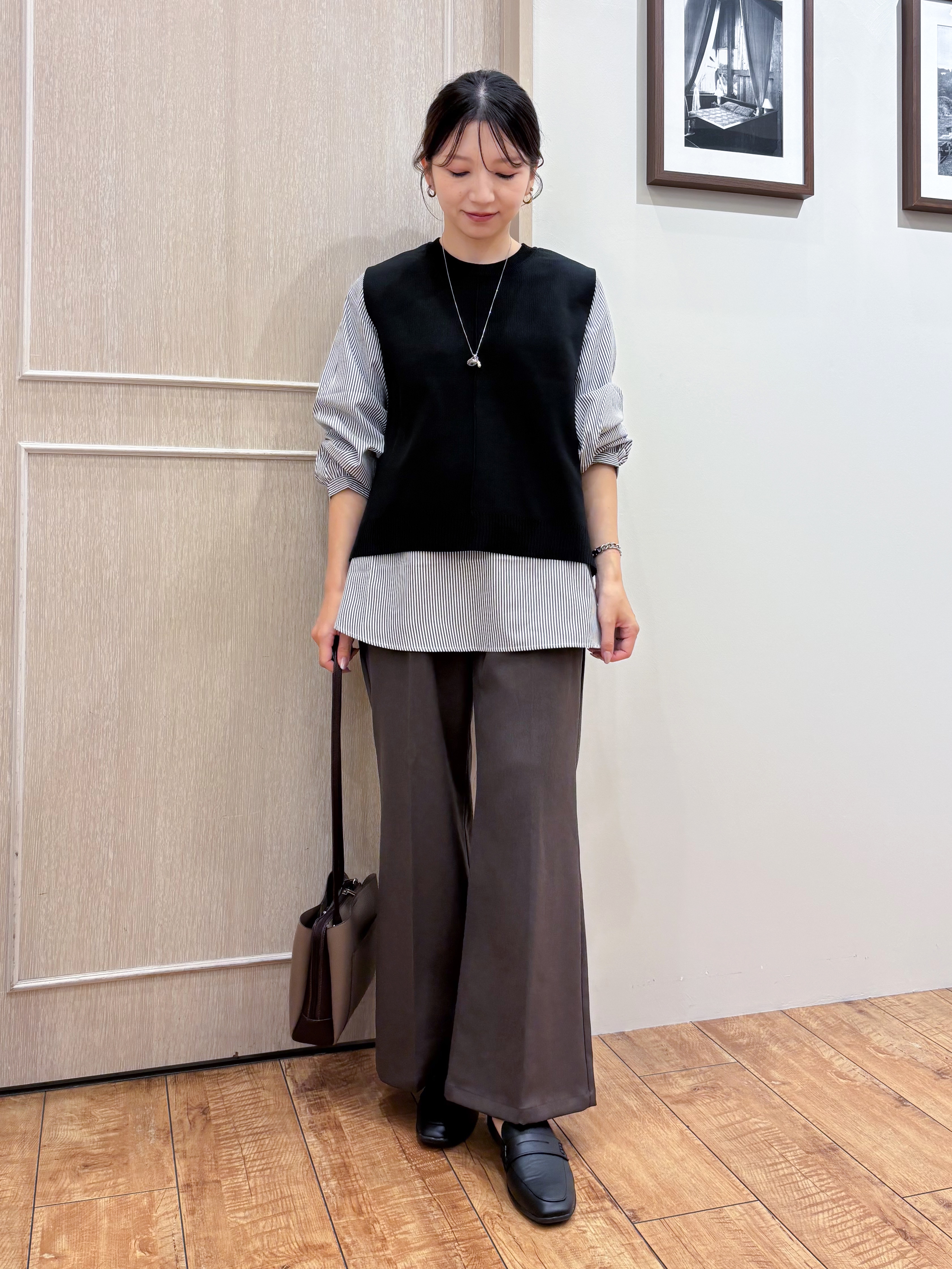 なみさんの「SHOO･LA･RUE｜【2点セット/S-LL】着回し自在 スポンディッシュニットベスト＆フレアシャツ」を使ったコーディネート