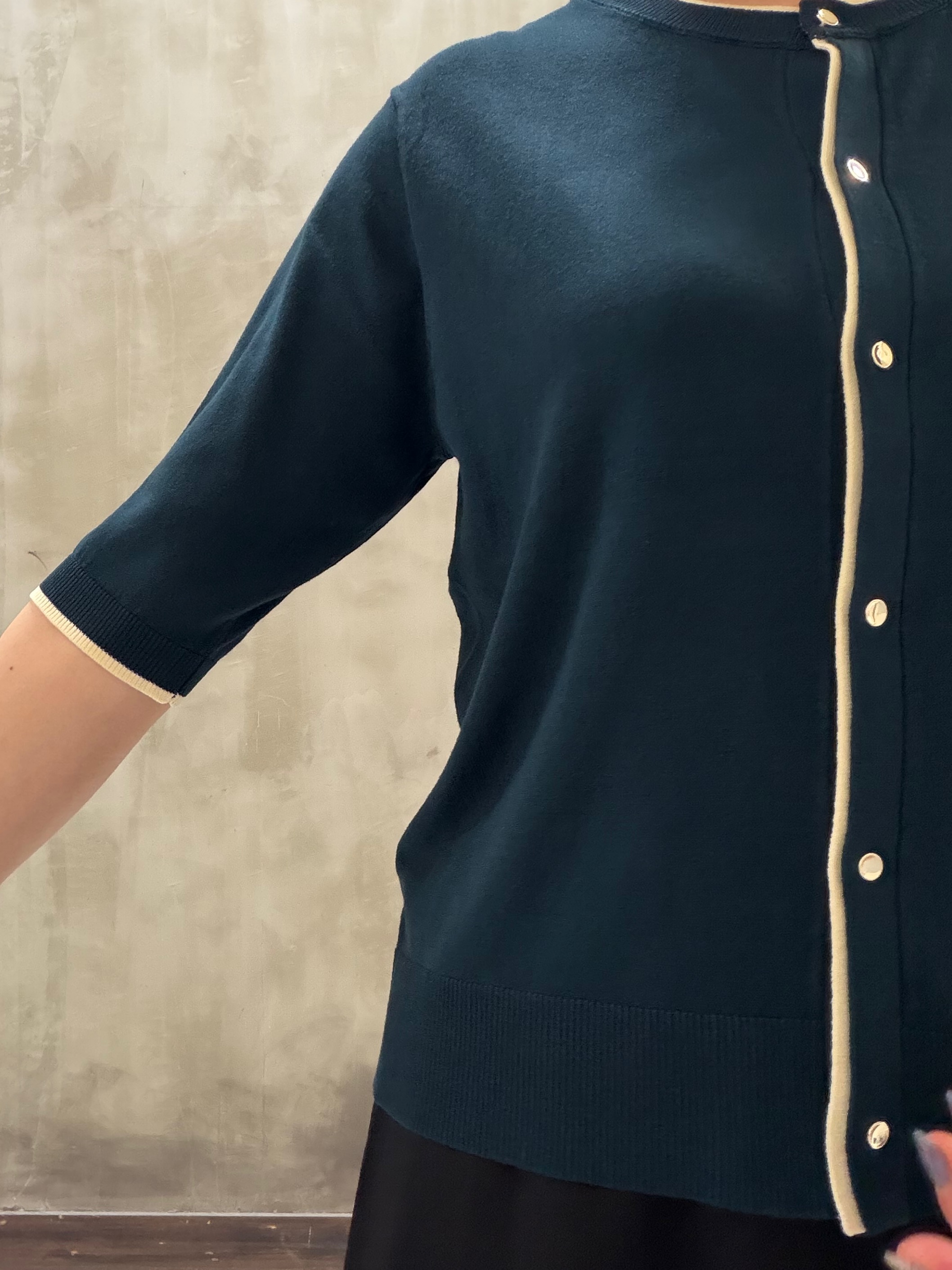 すえさんの「grove｜レイヤード風ハーフスリーブカーディガン」を使ったコーディネート