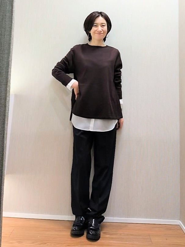 ミズタさんの「UNTITLED｜【きれいに体型カバー/8色展開】Aラインシルエットニットプルオーバー」を使ったコーディネート